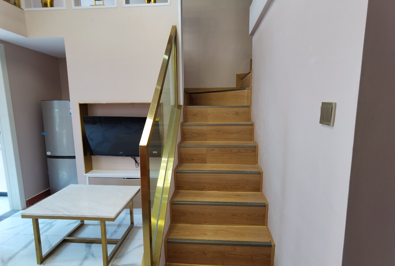 青春里 2室1厅1卫 1800.0元/月 青春里 2室1厅1卫 1800.0元/月室内图