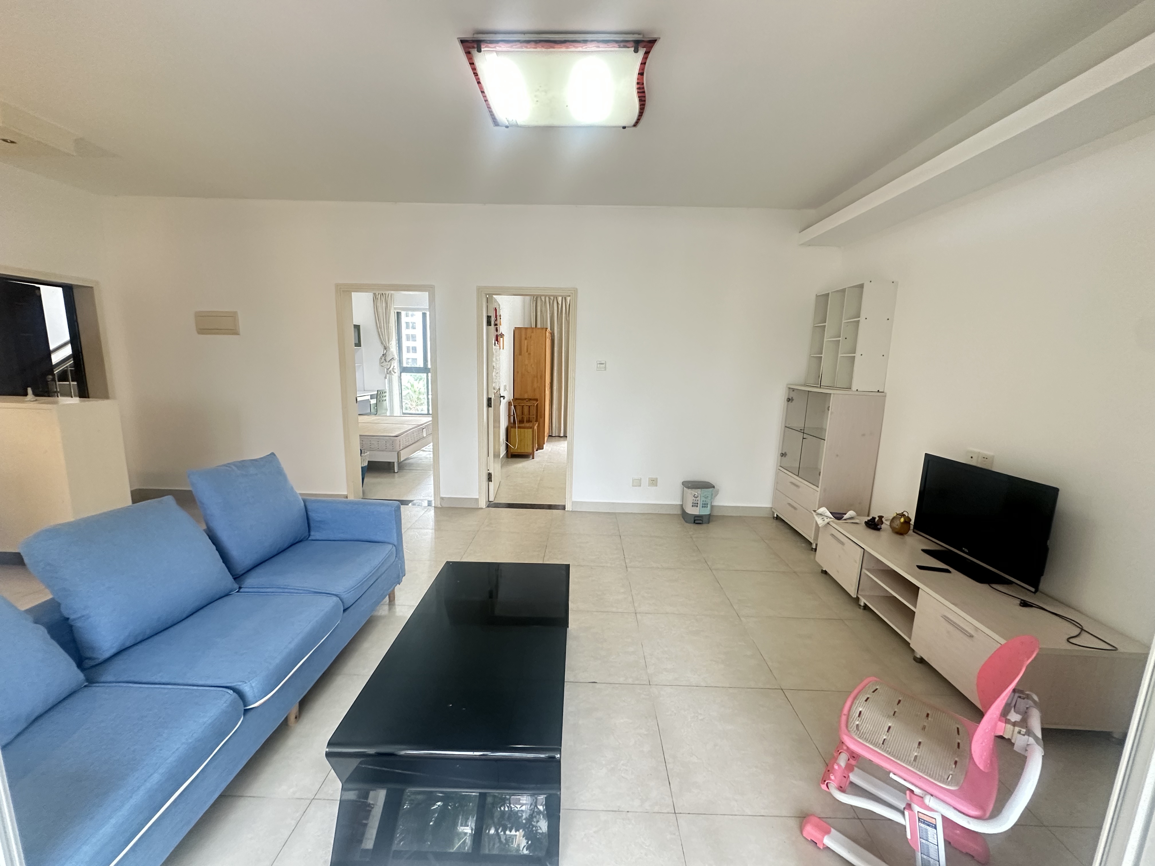 红泥月亮湾  2室2厅1卫    2500.0元/月 红泥月亮湾  2室2厅1卫    2500.0元/月室内图