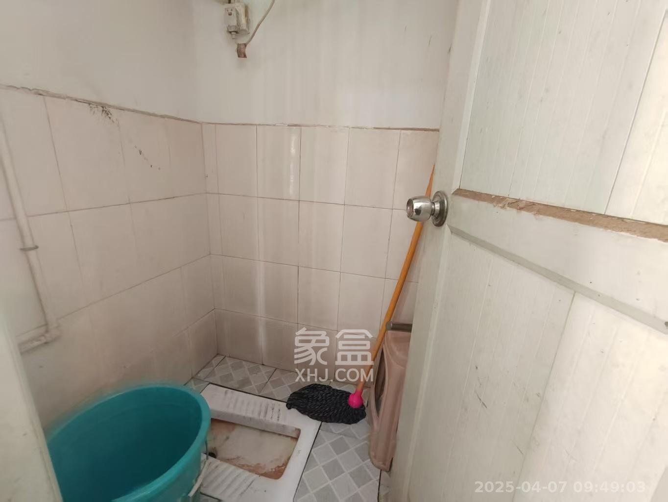 城南路散盘  4室1厅1卫    3200.0元/月 城南路散盘  4室1厅1卫    3200.0元/月室内图