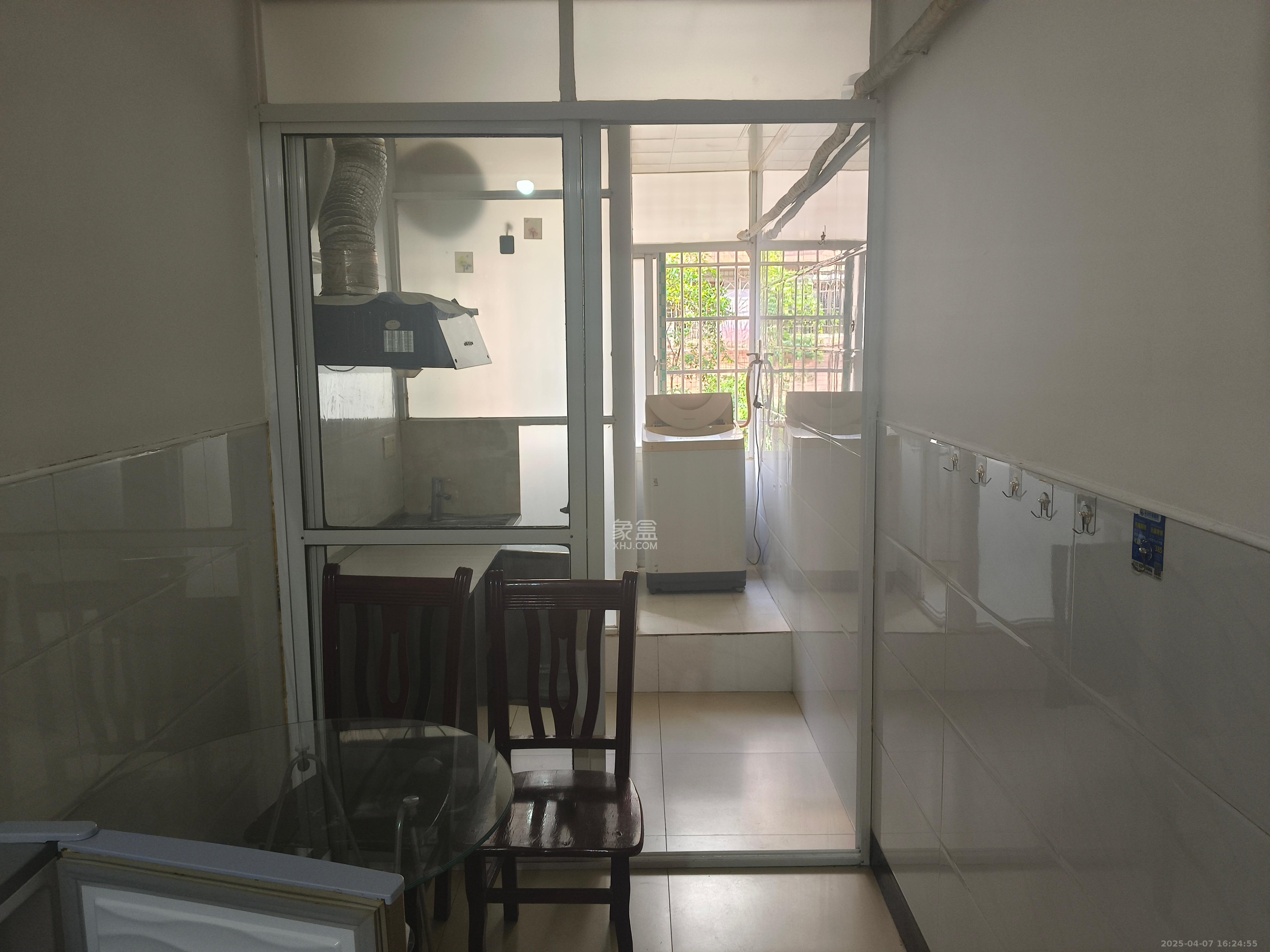 黄泥岭社区 1室1厅1卫 1100.0元/月 黄泥岭社区 1室1厅1卫 1100.0元/月室内图