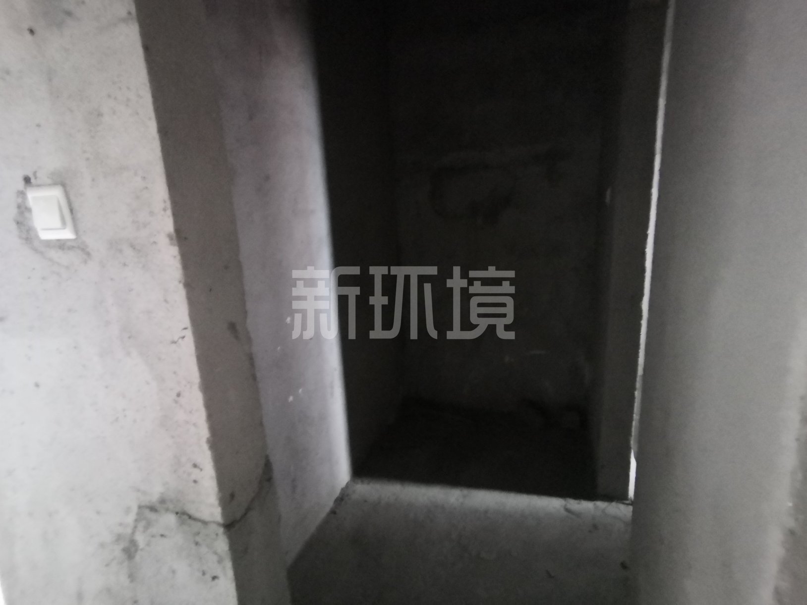 东方明珠  3室2厅2卫    60.0万客厅