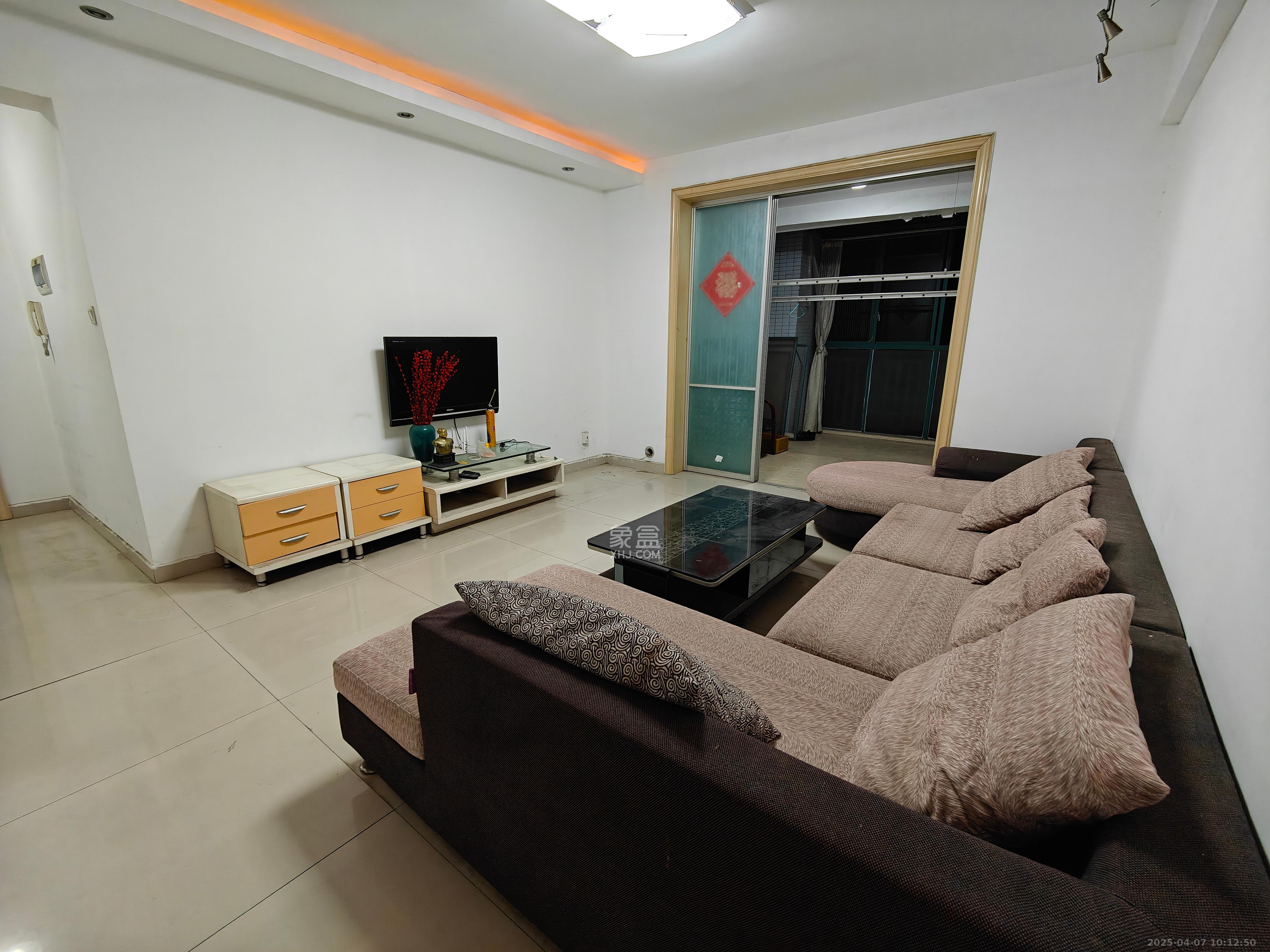 望兴景园一期 3室2厅1卫 2600.0元/月 望兴景园一期 3室2厅1卫 2600.0元/月室内图