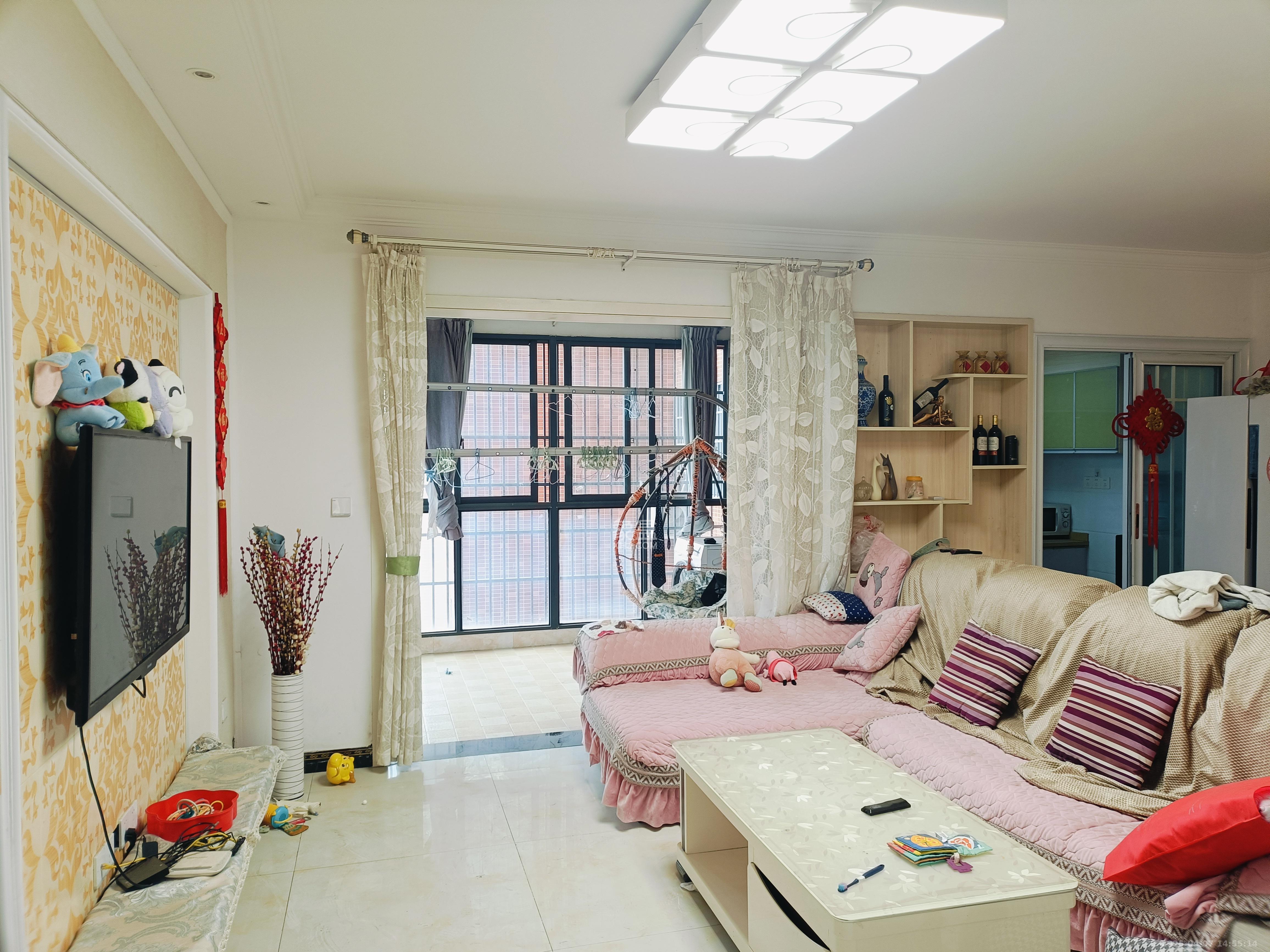 海德公园 3室2厅1卫 2000.0元/月 海德公园 3室2厅1卫 2000.0元/月室内图