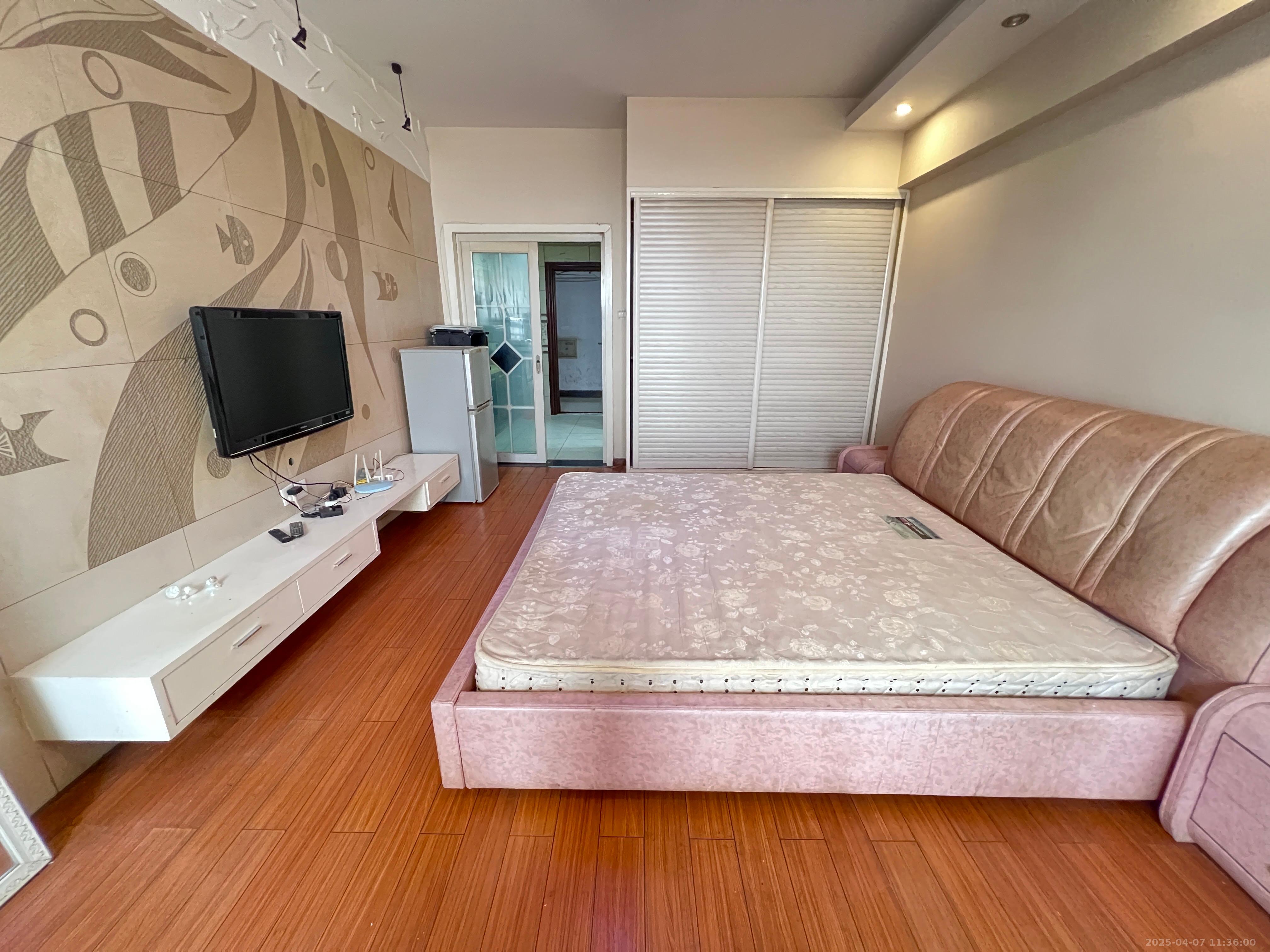 富华商业广场 1室1厅1卫 1100.0元/月 富华商业广场 1室1厅1卫 1100.0元/月室内图