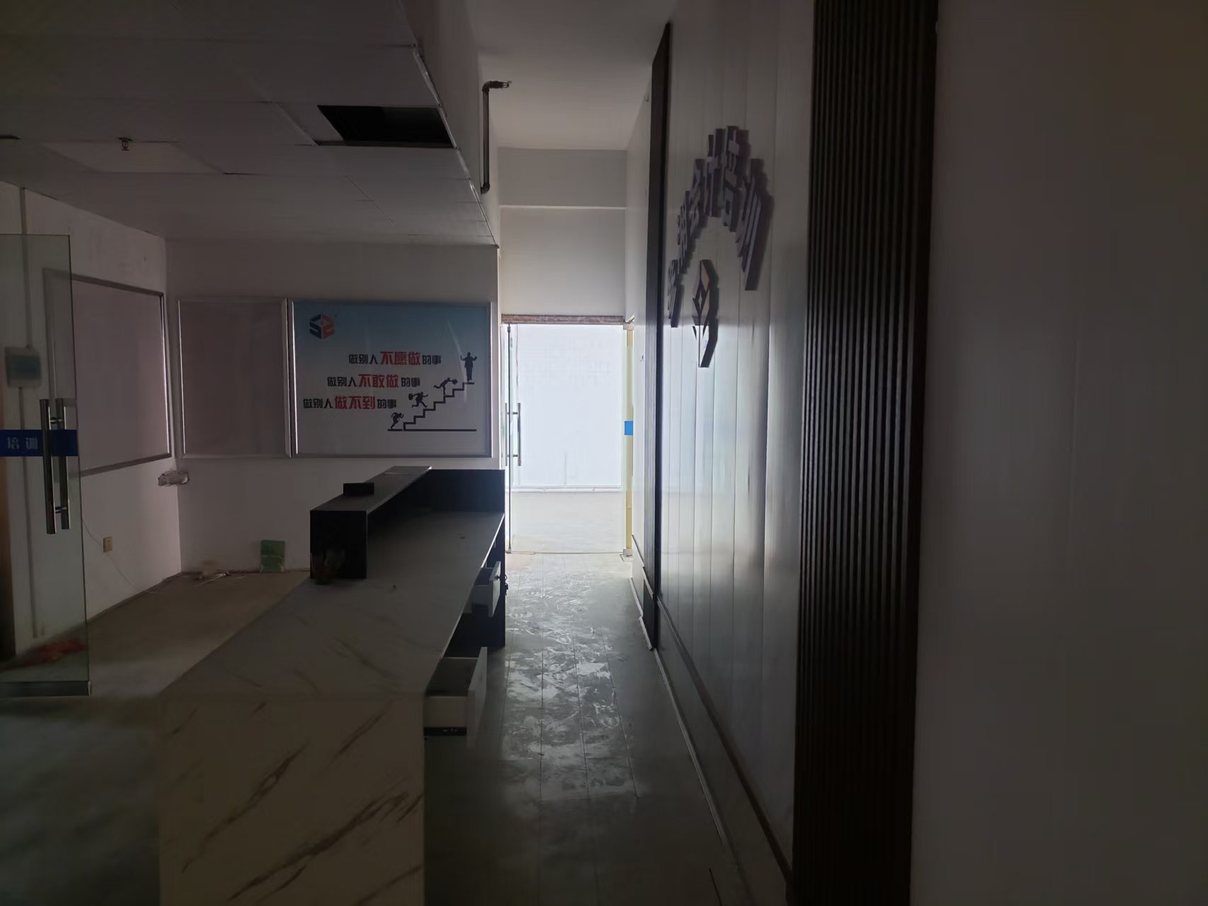 锦宇国际 1室1厅1卫 1000.0元/月 锦宇国际 1室1厅1卫 1000.0元/月室内图