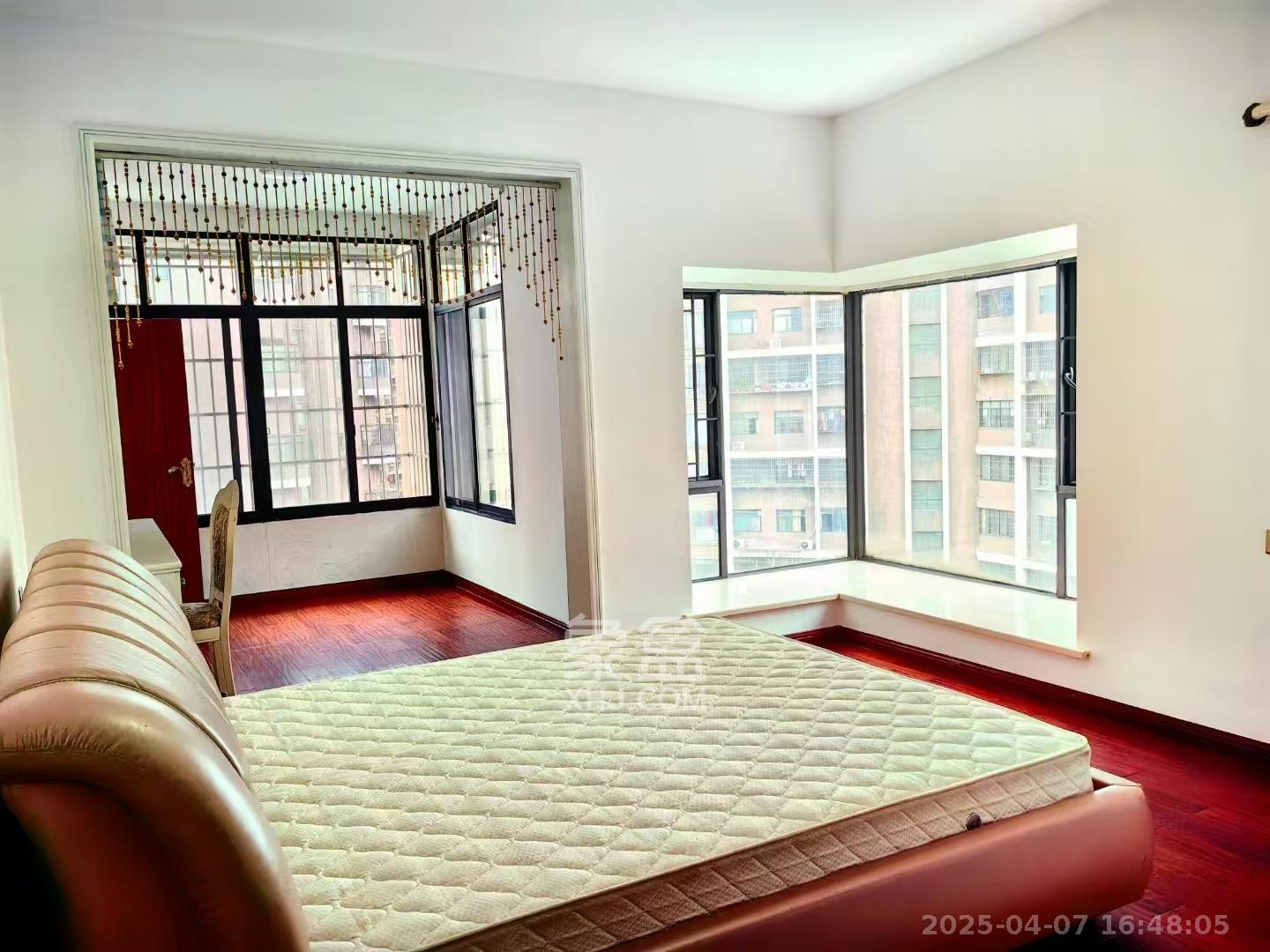 幸福里润城(幸福里二期) 3室2厅2卫 2300.0元/月 幸福里润城(幸福里二期) 3室2厅2卫 2300.0元/月室内图