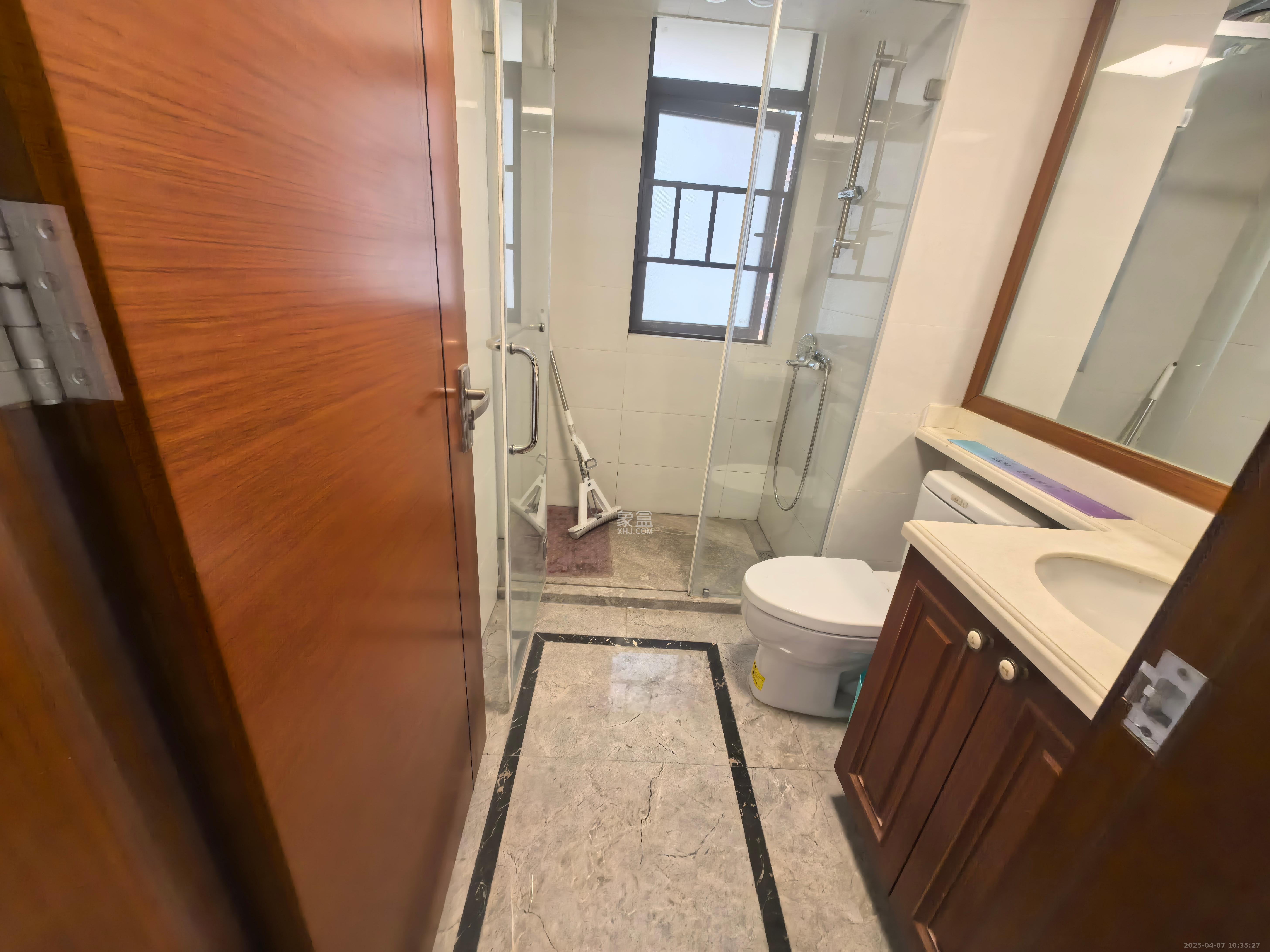 中海国际五期 3室2厅2卫 2500.0元/月 中海国际五期 3室2厅2卫 2500.0元/月室内图