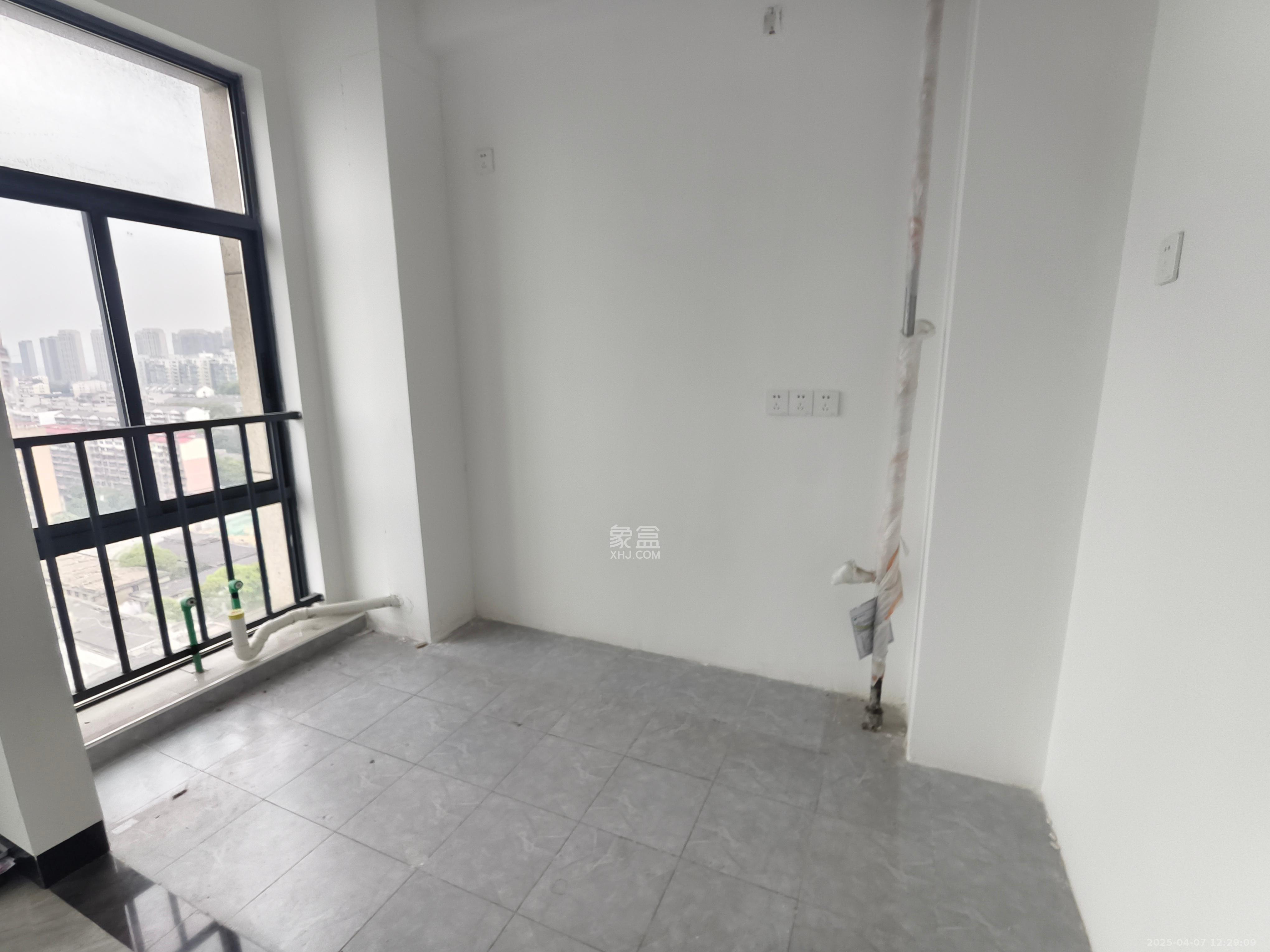 江南华府  2室2厅1卫   2600.00元/月室内图