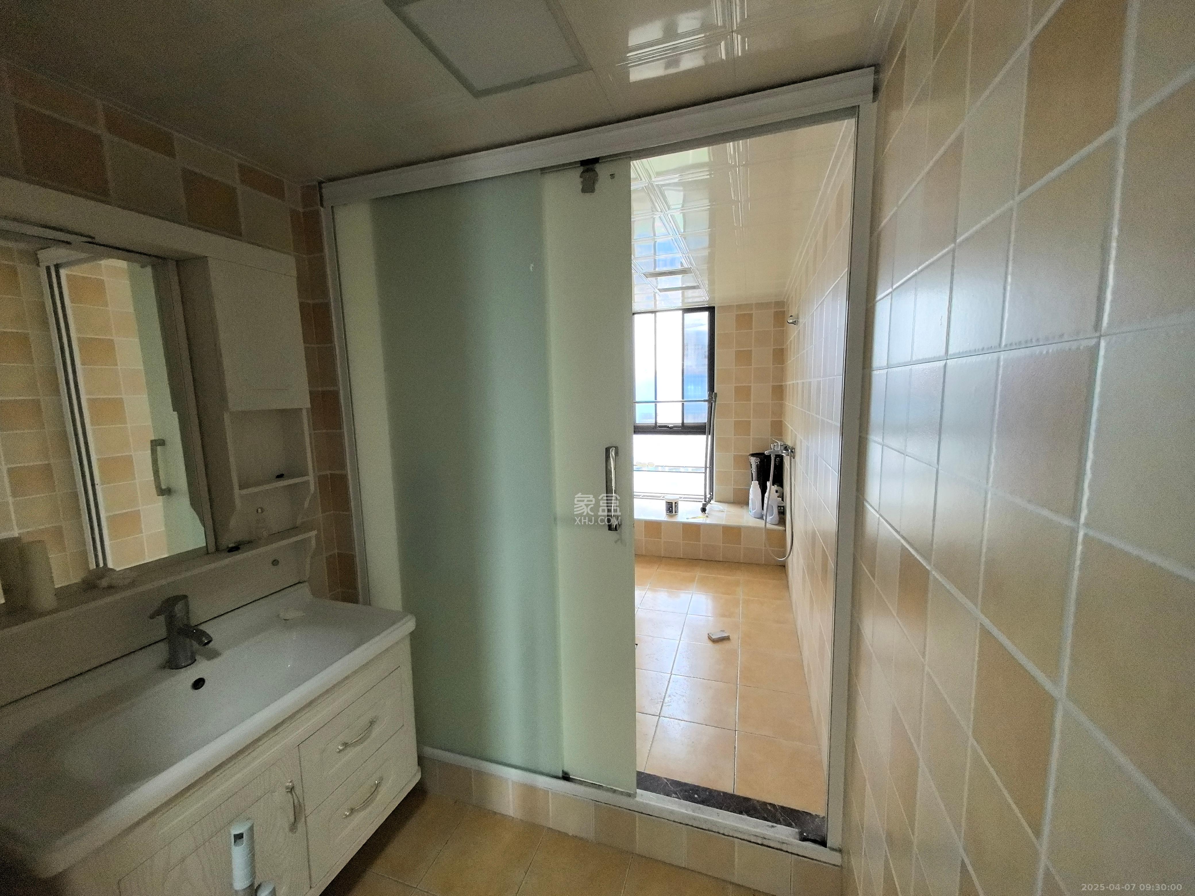 京武浪琴山一、二期 3室2厅1卫 4200.0元/月 京武浪琴山一、二期 3室2厅1卫 4200.0元/月室内图