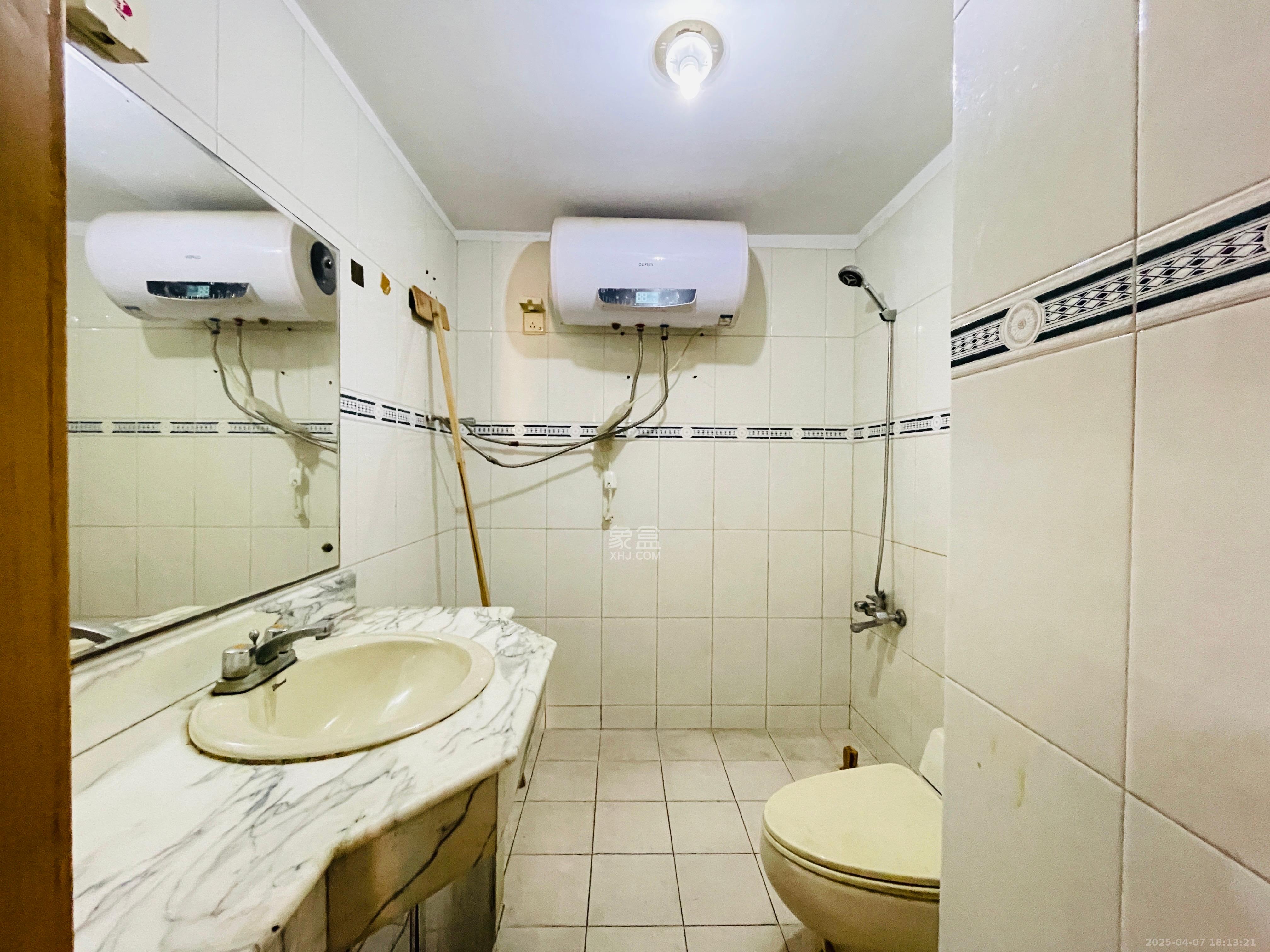 城投大厦  3室2厅2卫    2200.0元/月室内图