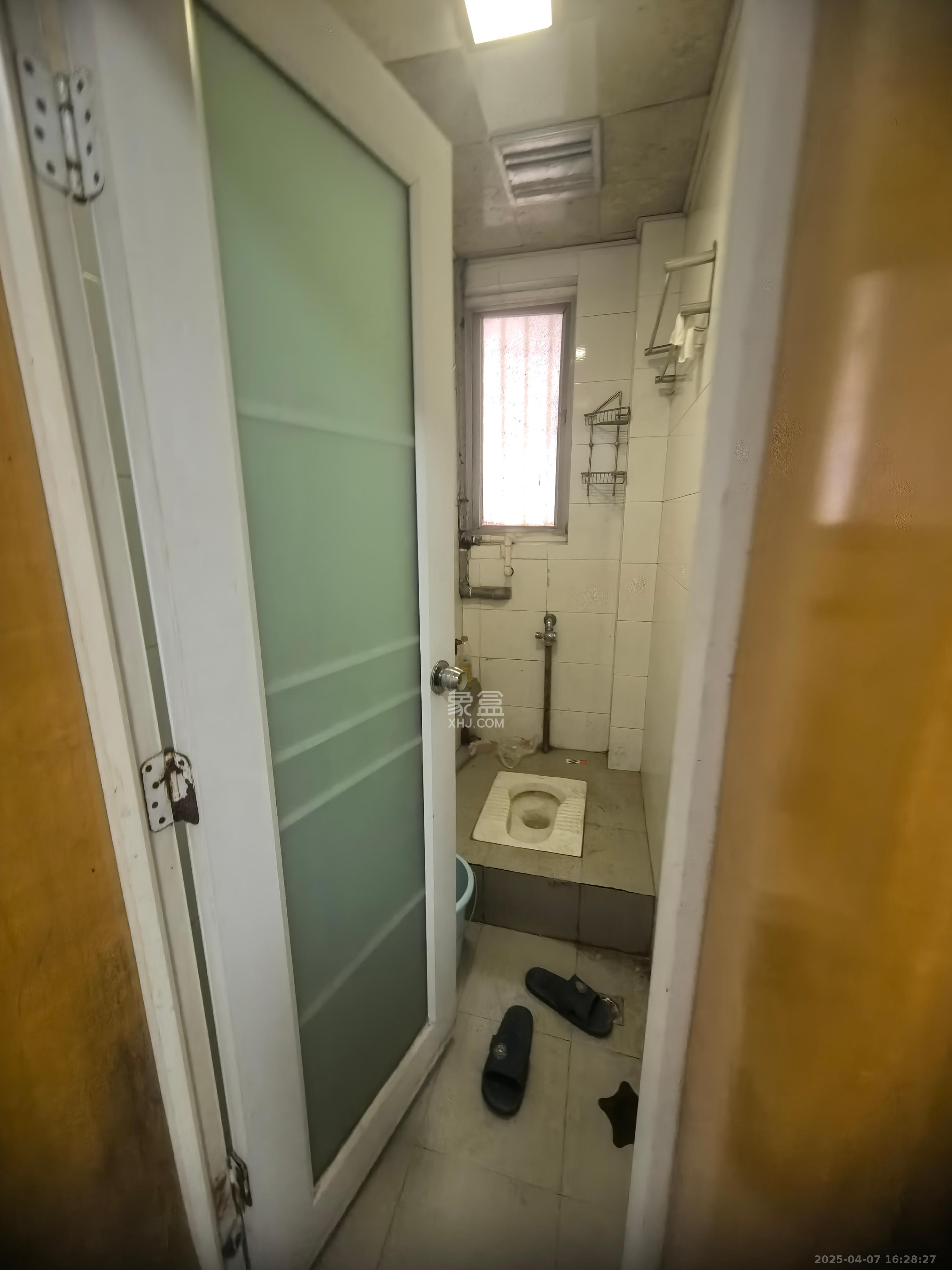 省政府机关二院 2室2厅1卫 2600.0元/月 省政府机关二院 2室2厅1卫 2600.0元/月室内图