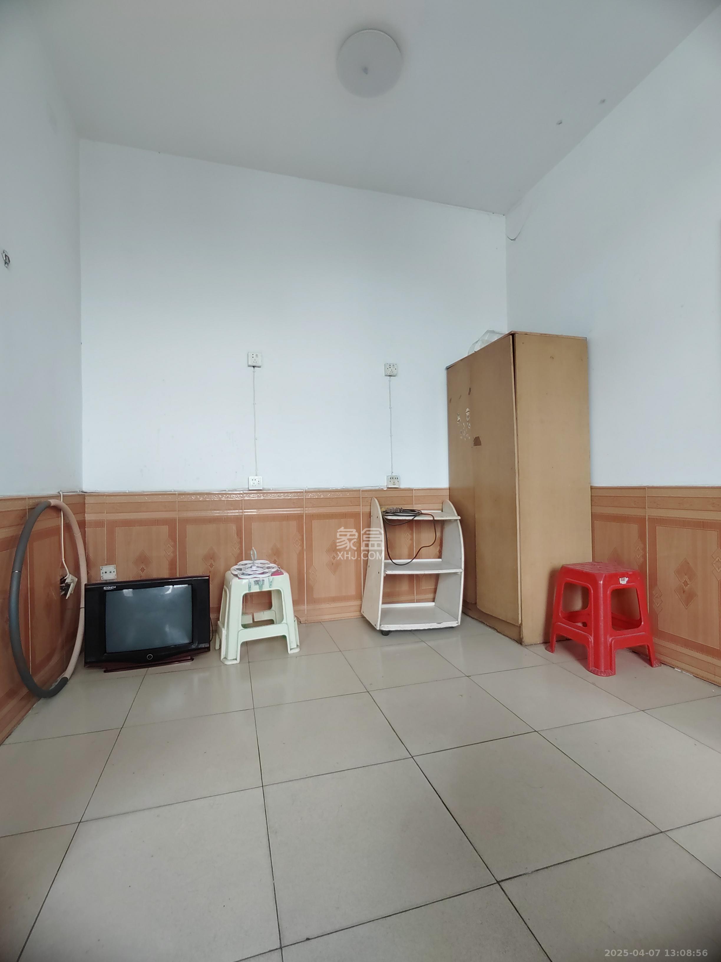 黄金塘社区 1室0厅0卫 1000.0元/月 黄金塘社区 1室0厅0卫 1000.0元/月室内图