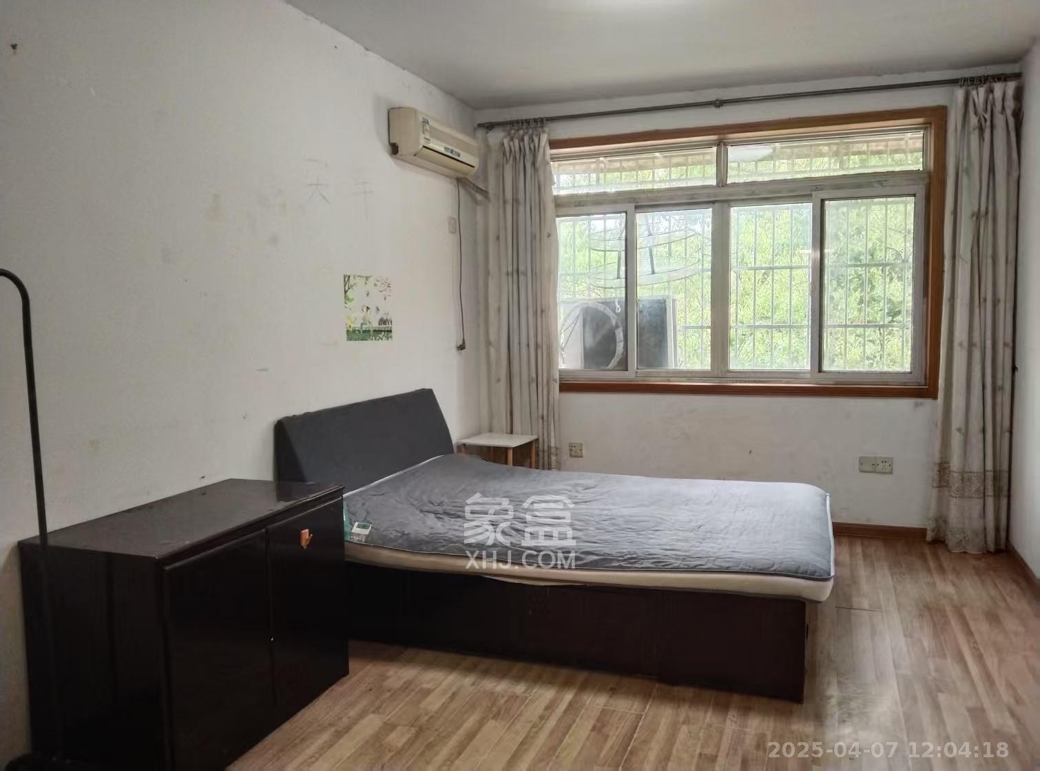 省建材机械厂宿舍 3室2厅1卫 1600.0元/月 省建材机械厂宿舍 3室2厅1卫 1600.0元/月室内图