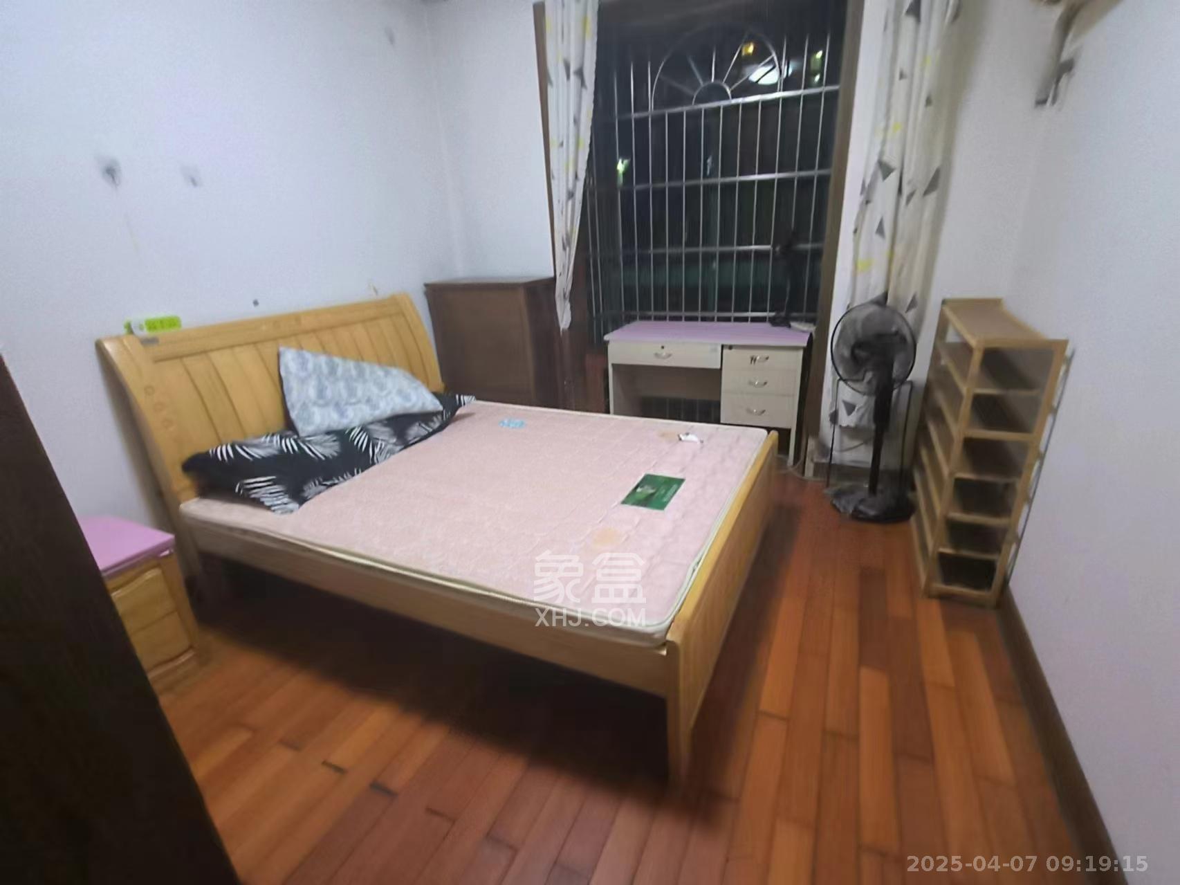 华盛家园  3室2厅1卫   2200.00元/月室内图