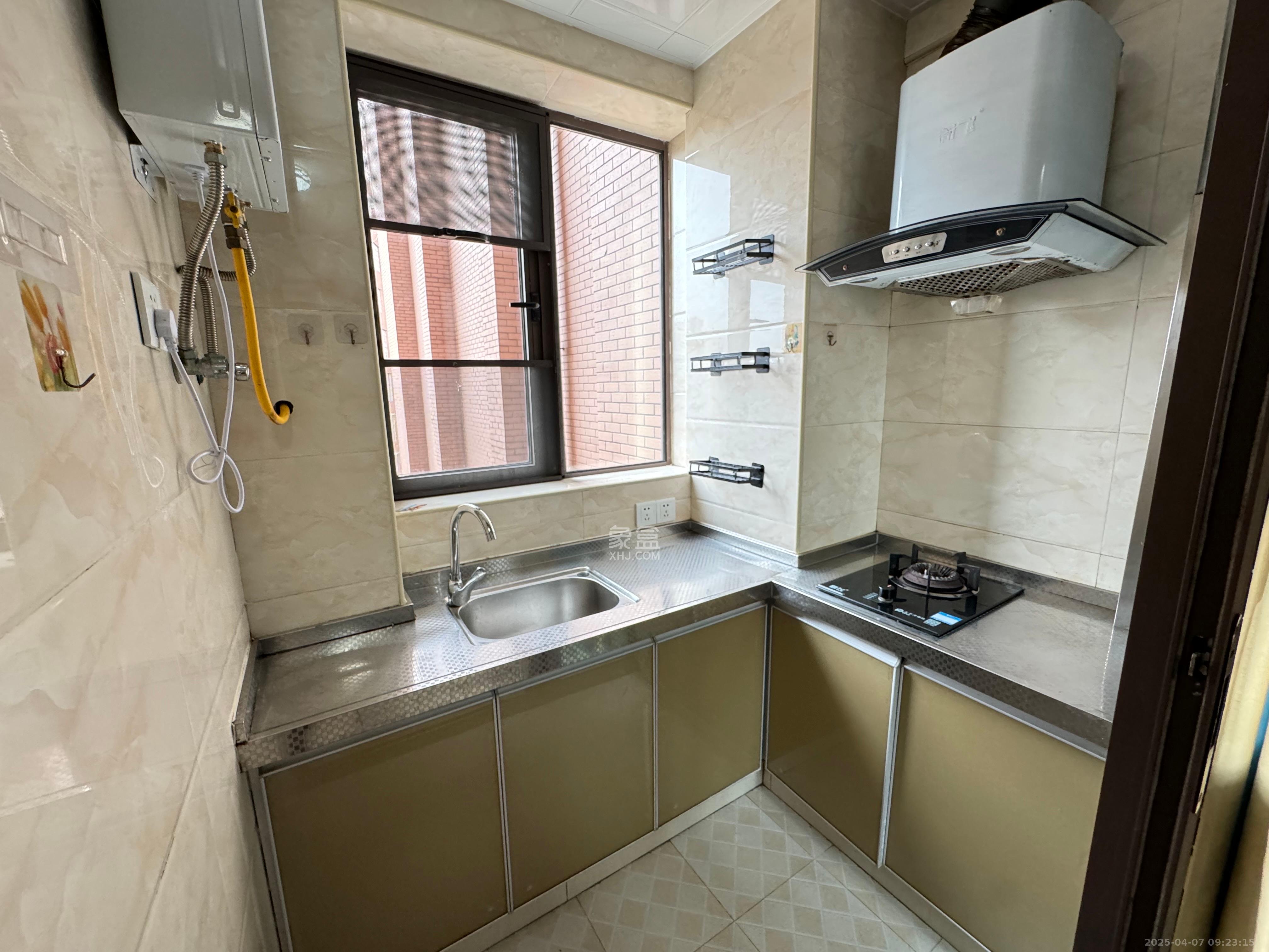 同鑫家园 1室1厅1卫 1350.0元/月 同鑫家园 1室1厅1卫 1350.0元/月室内图