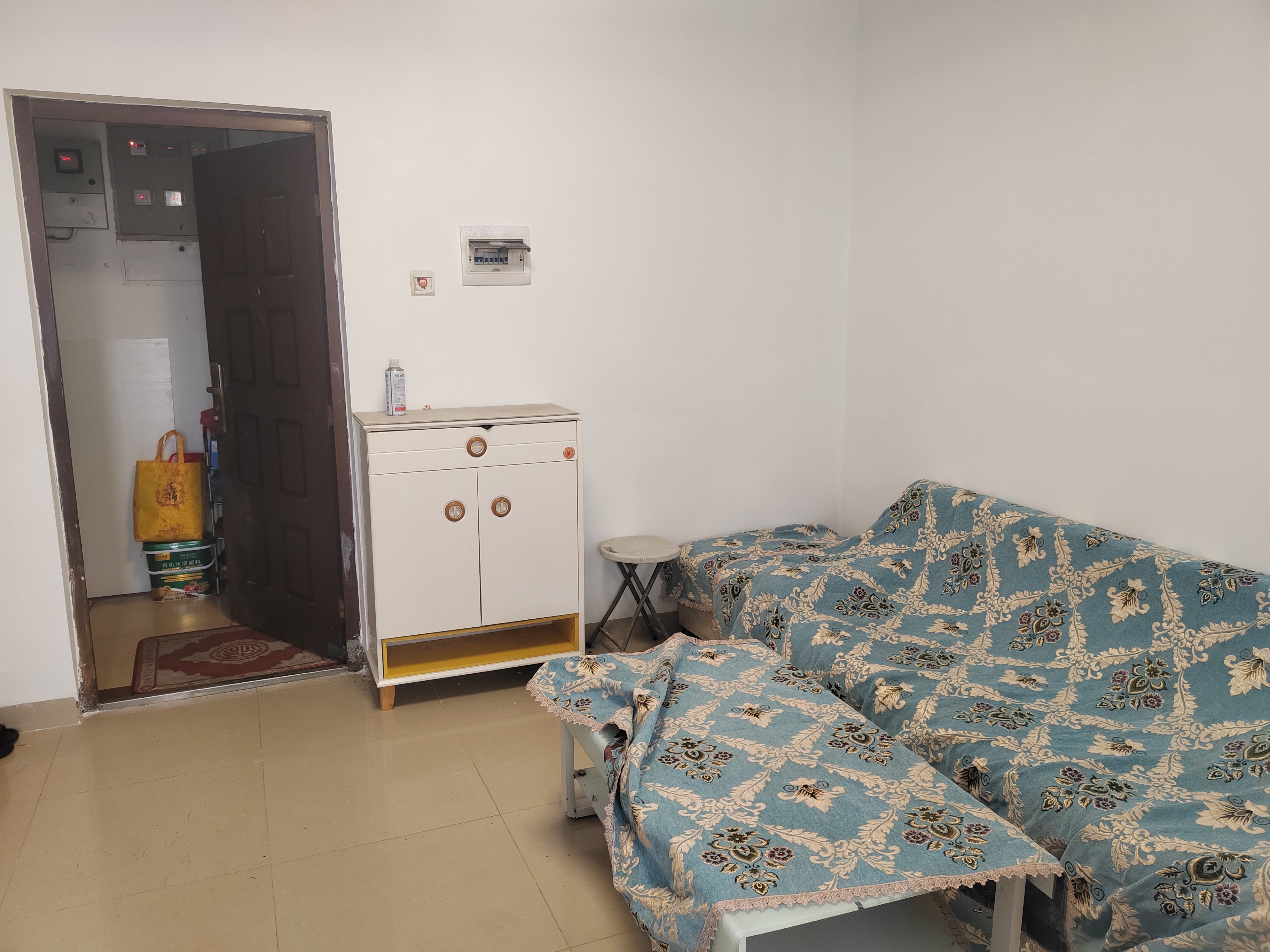 滨海新都 1室1厅1卫 53.0万 滨海新都 1室1厅1卫 53.0万客厅