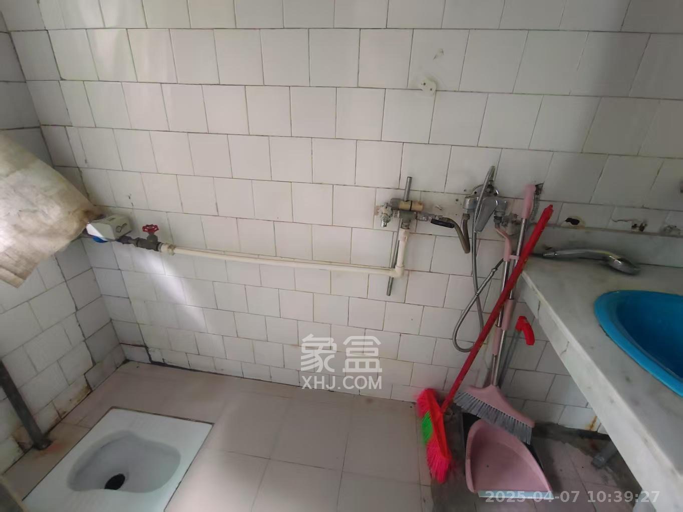 厚生里 4室1厅1卫 1500.0元/月 厚生里 4室1厅1卫 1500.0元/月室内图