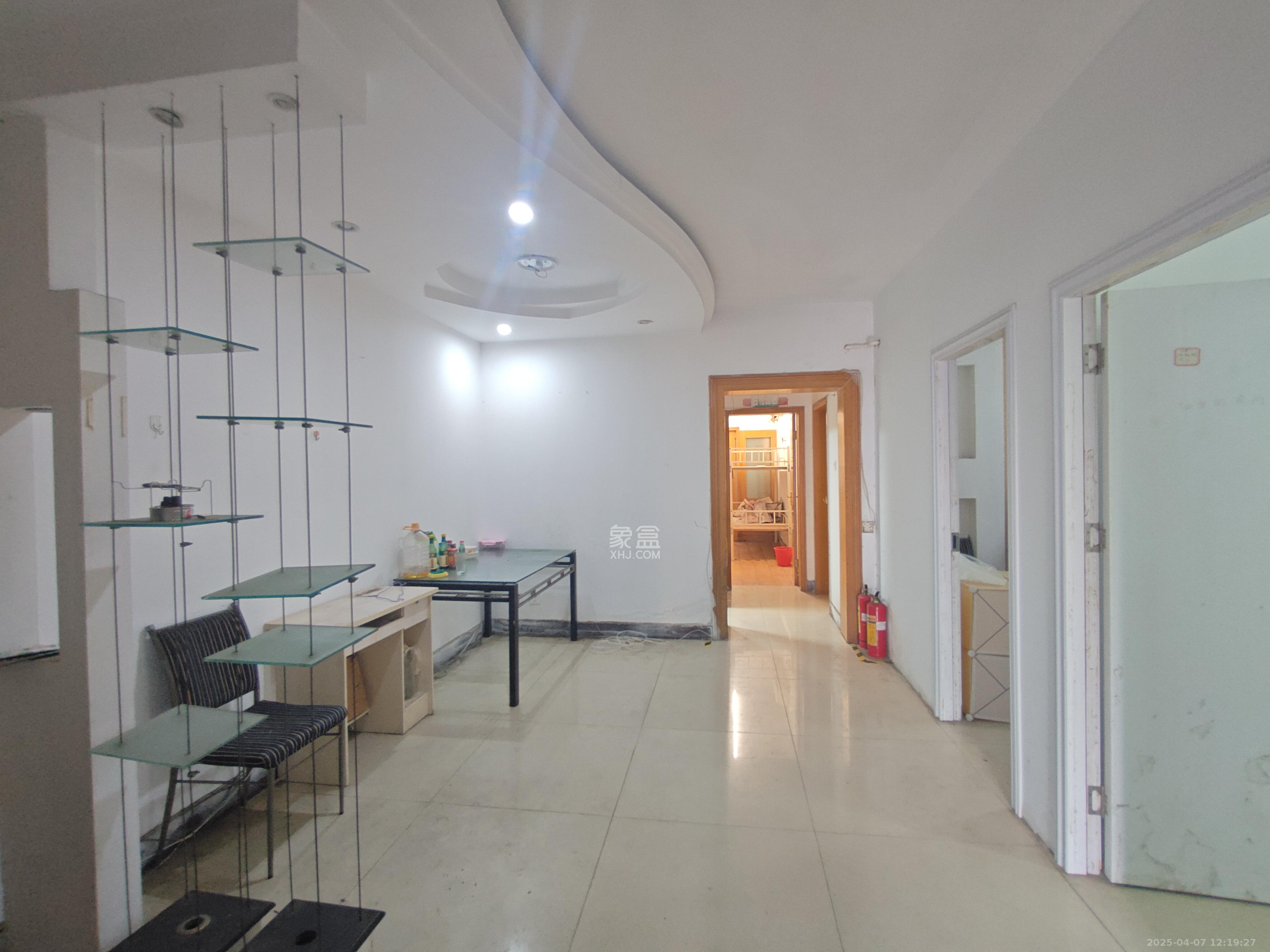 虹嘉花园(虹嘉园小区) 3室2厅2卫 2700.0元/月 虹嘉花园(虹嘉园小区) 3室2厅2卫 2700.0元/月室内图