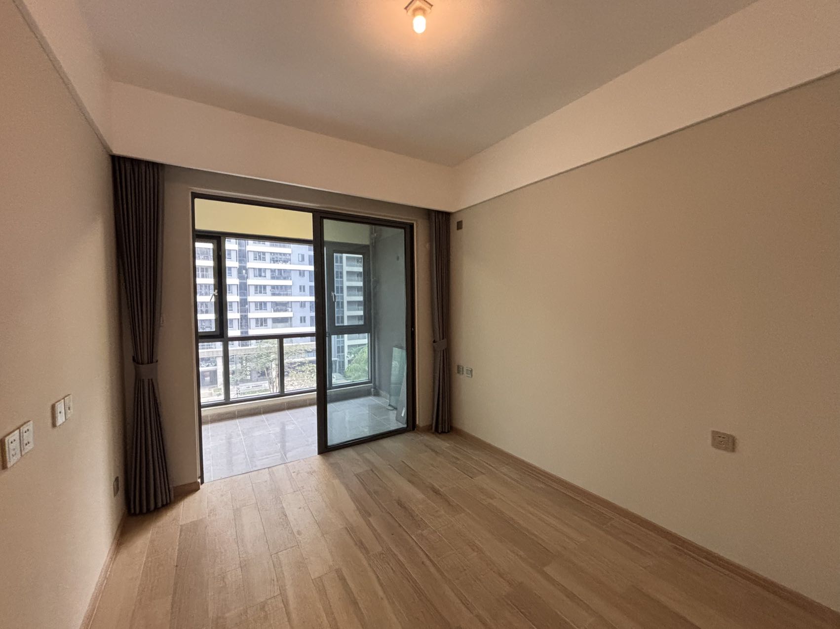 大华锦绣海岸四期  3室2厅2卫    199.0万 大华锦绣海岸四期  3室2厅2卫    199.0万室内图