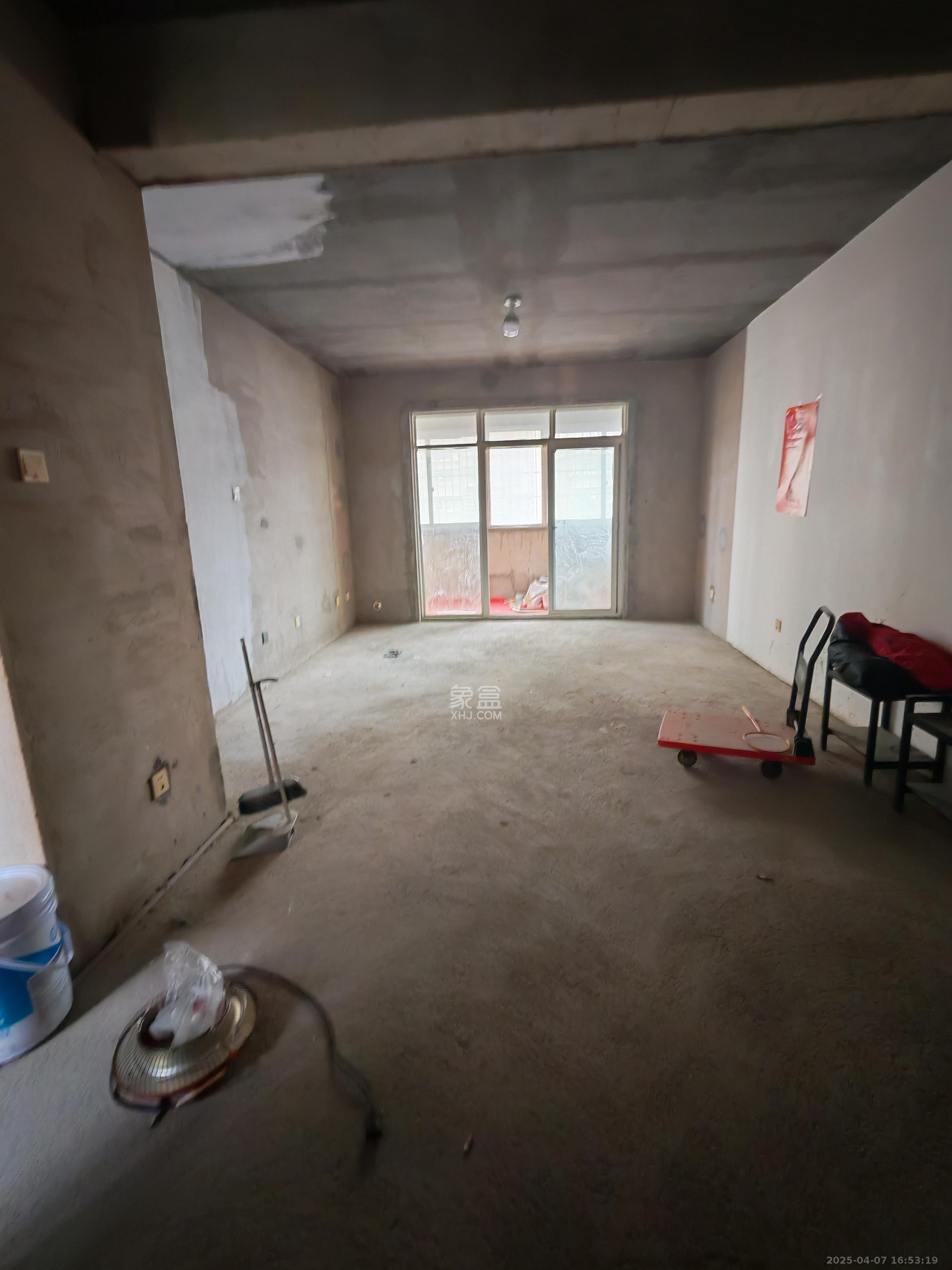 星城新宇黎锦苑  3室2厅2卫    1300.0元/月 星城新宇黎锦苑  3室2厅2卫    1300.0元/月室内图1