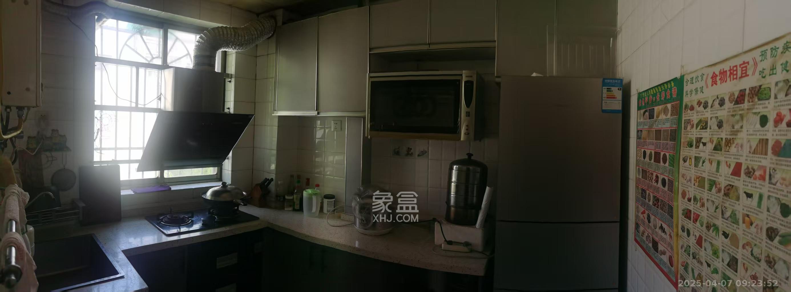 南明苑西区 4室2厅2卫 2800.0元/月 南明苑西区 4室2厅2卫 2800.0元/月室内图