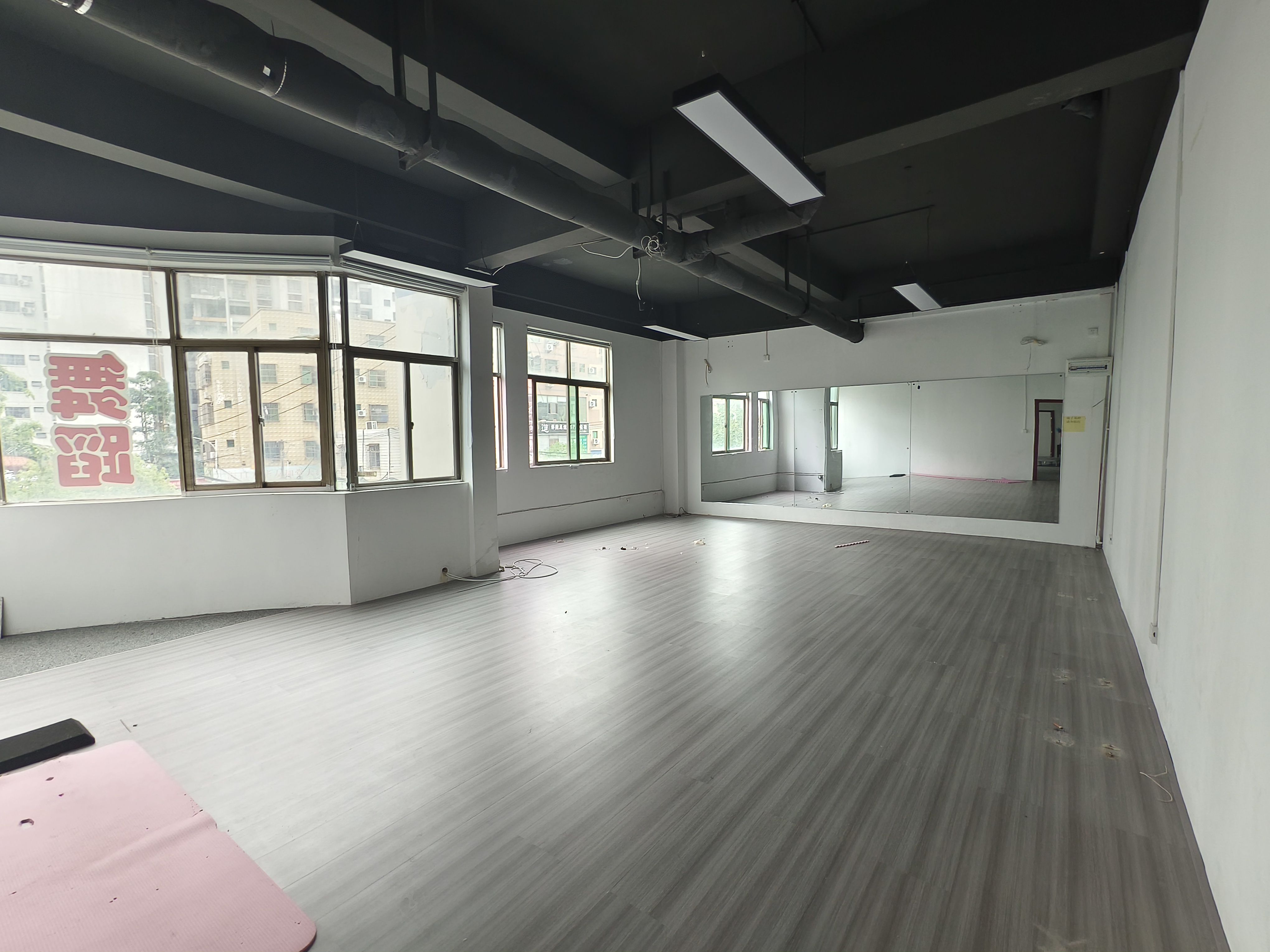 友谊华庭  6室1厅1卫   6000.00元/月室内图