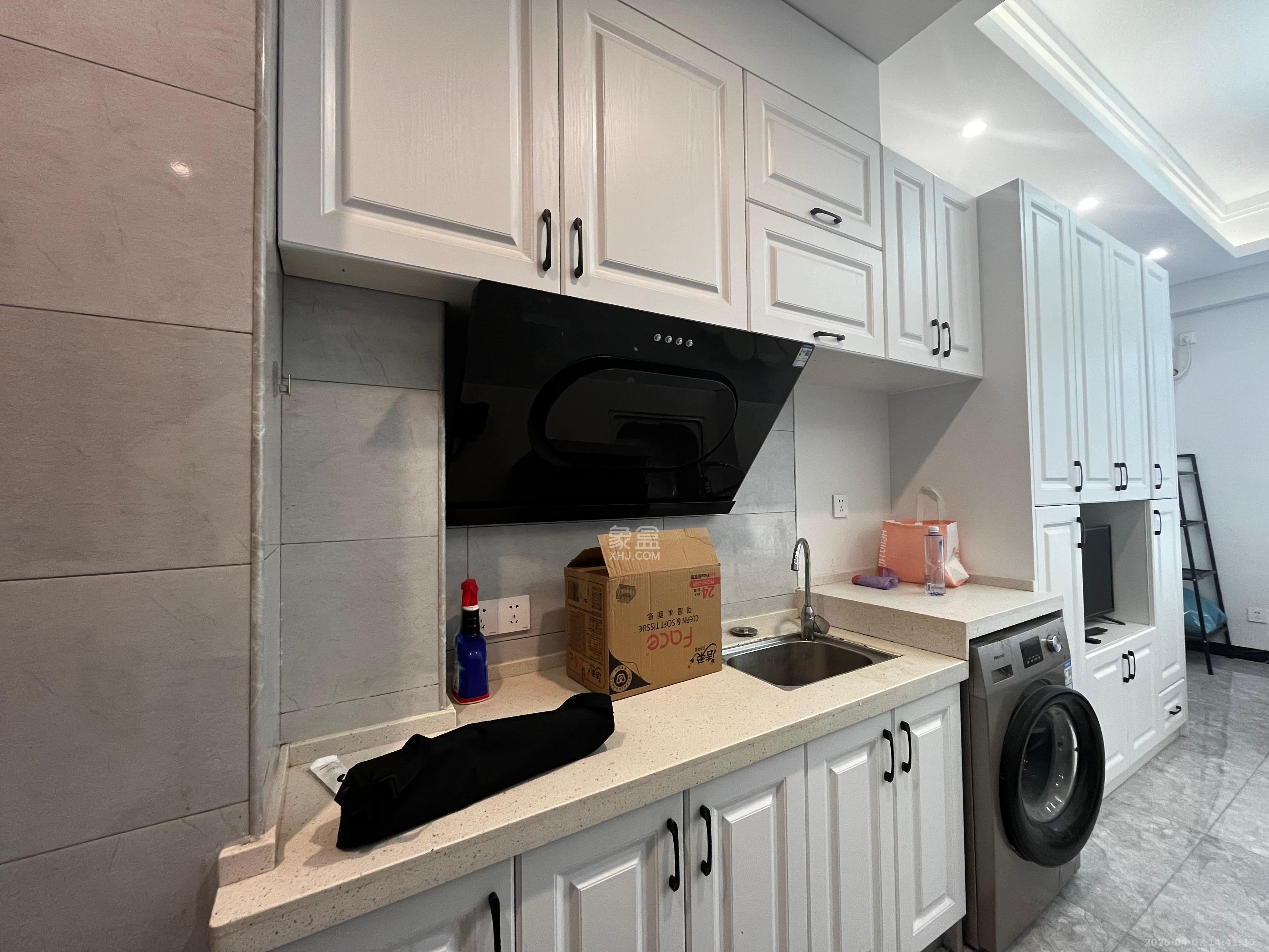 长沙高铁吾悦广场 1室1厅1卫 1600.0元/月 长沙高铁吾悦广场 1室1厅1卫 1600.0元/月室内图