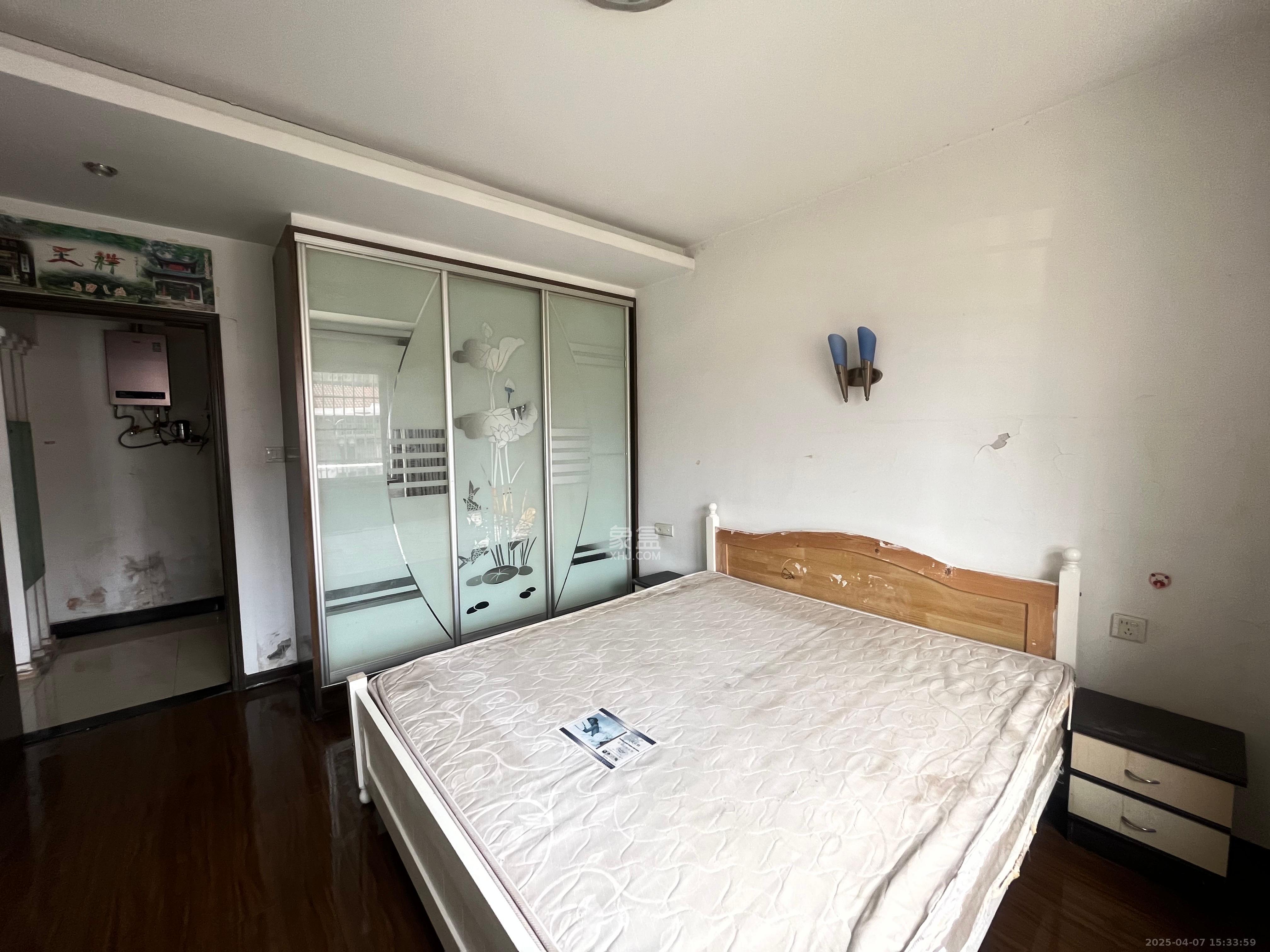 新桥小区 3室2厅1卫 1200.0元/月 新桥小区 3室2厅1卫 1200.0元/月室内图