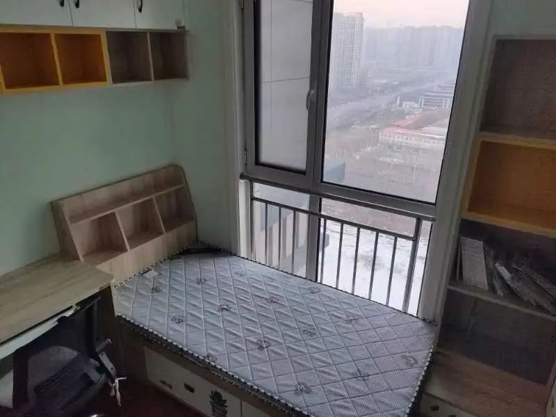 东尚名筑  3室2厅2卫   2700.00元/月室内图