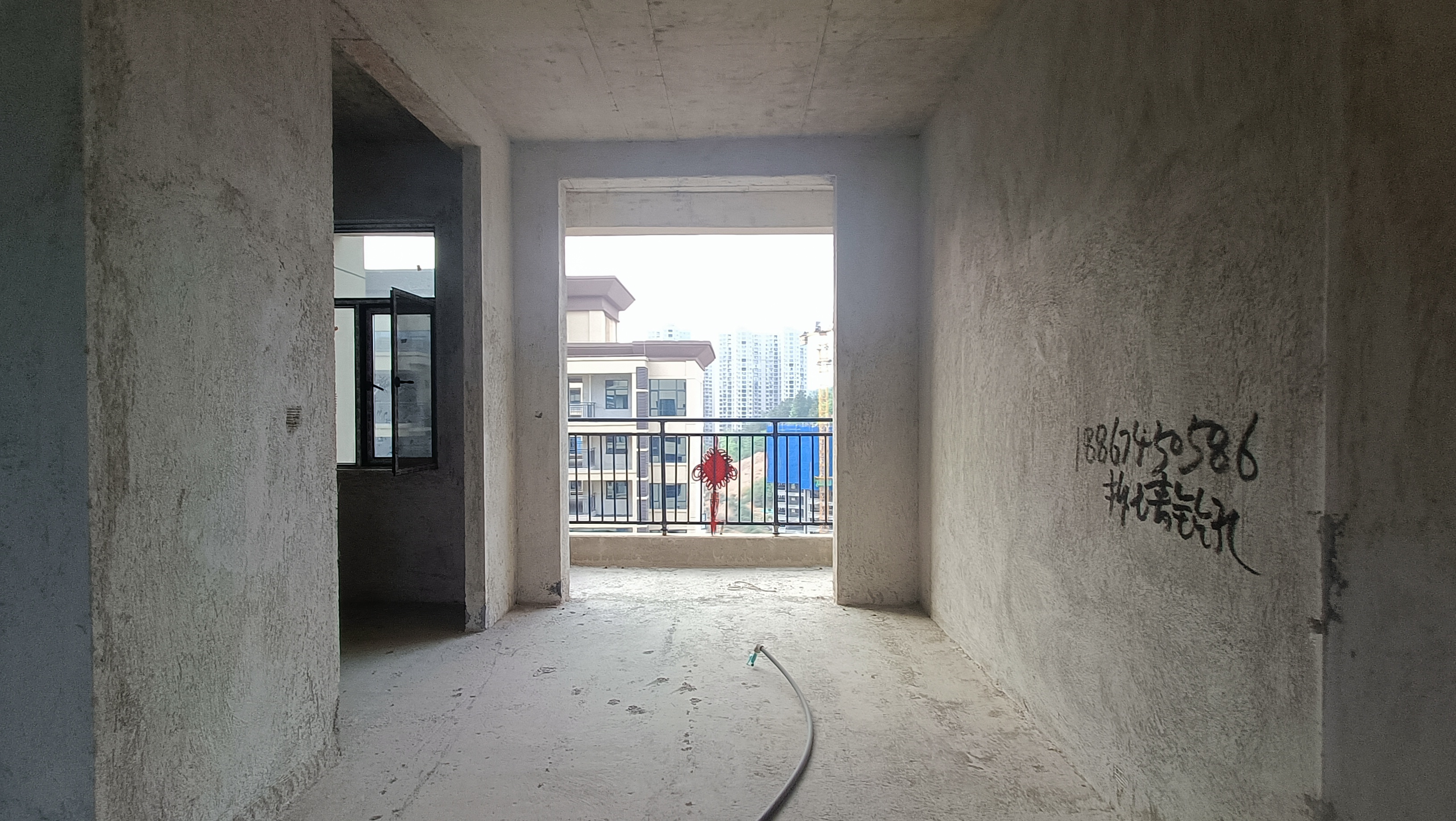 徐福桃花源  4室2厅2卫    80.0万客厅