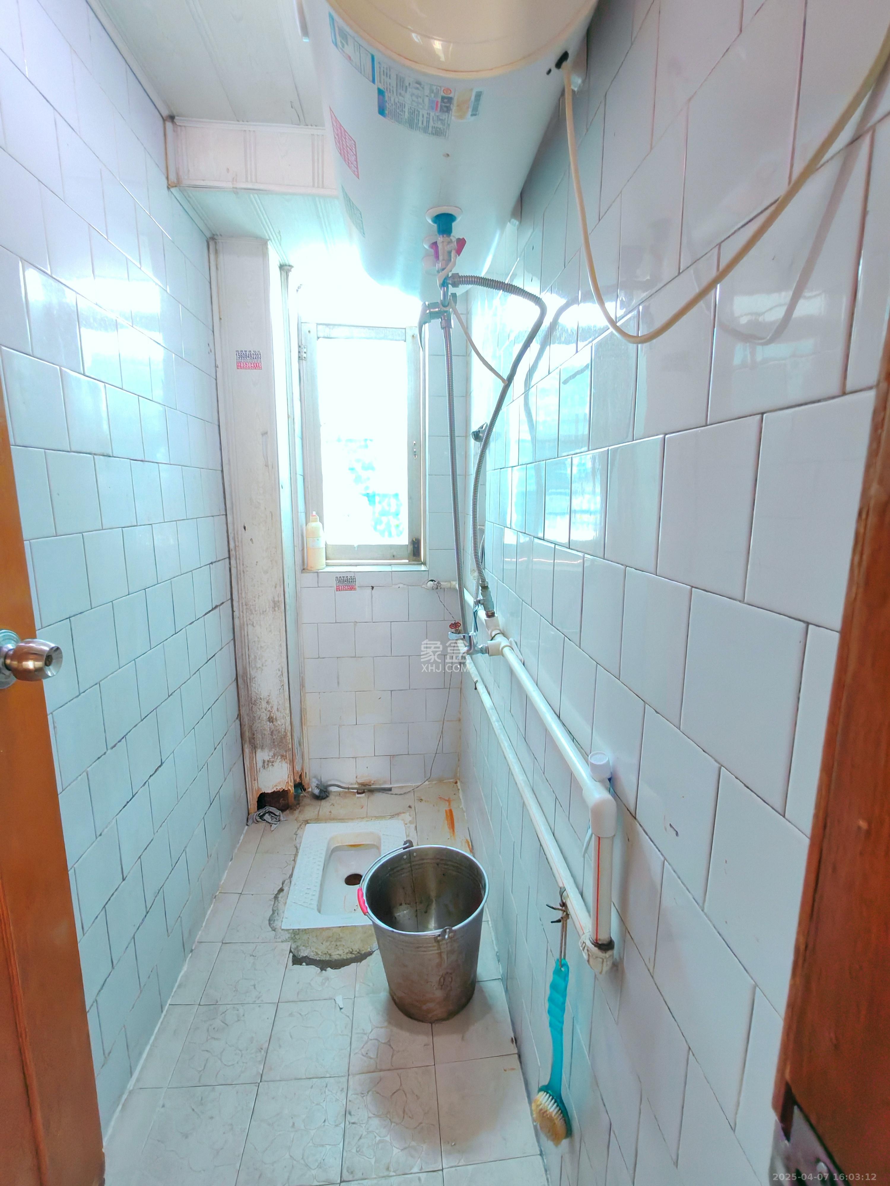 国庆新村  4室2厅1卫    1700.0元/月室内图