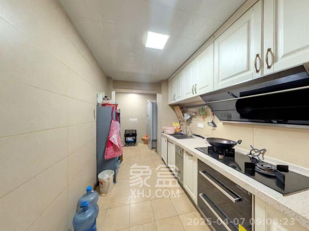 金科东方大院三四期 3室2厅2卫 3200.0元/月 金科东方大院三四期 3室2厅2卫 3200.0元/月室内图