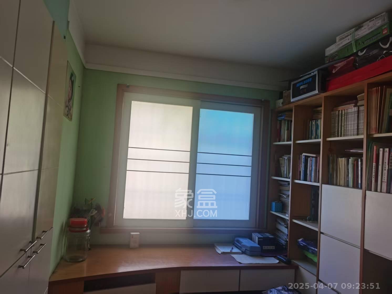 南明苑西区 4室2厅2卫 2800.0元/月 南明苑西区 4室2厅2卫 2800.0元/月室内图