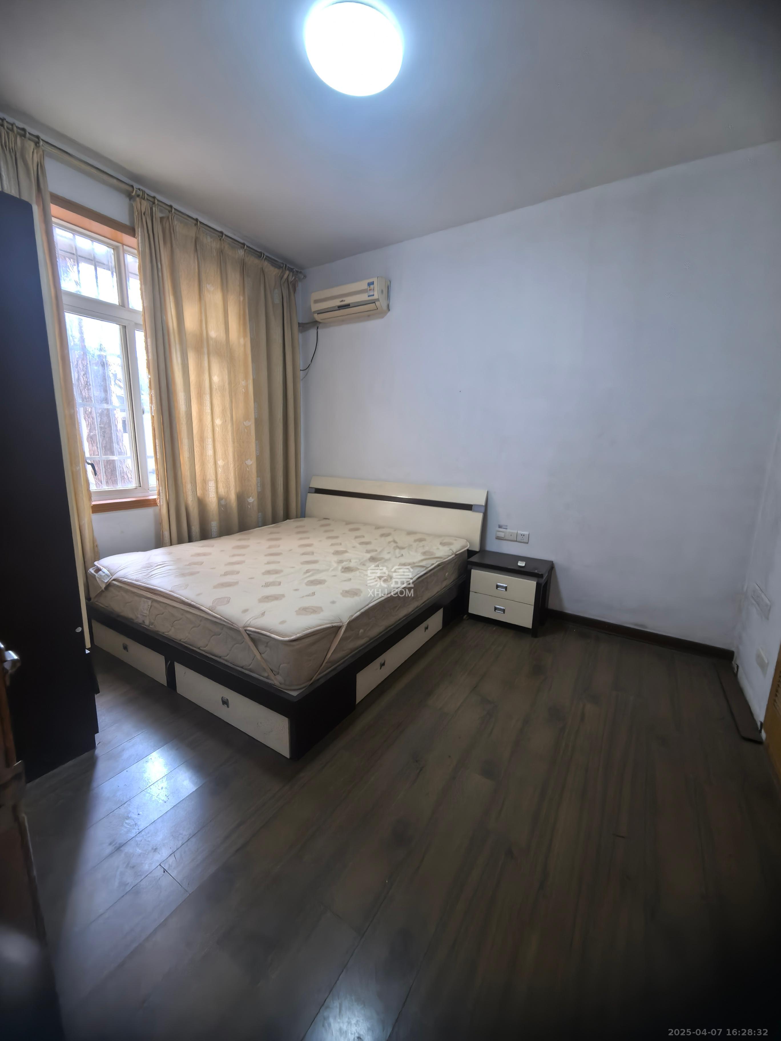 省政府机关二院 2室2厅1卫 2600.0元/月 省政府机关二院 2室2厅1卫 2600.0元/月室内图