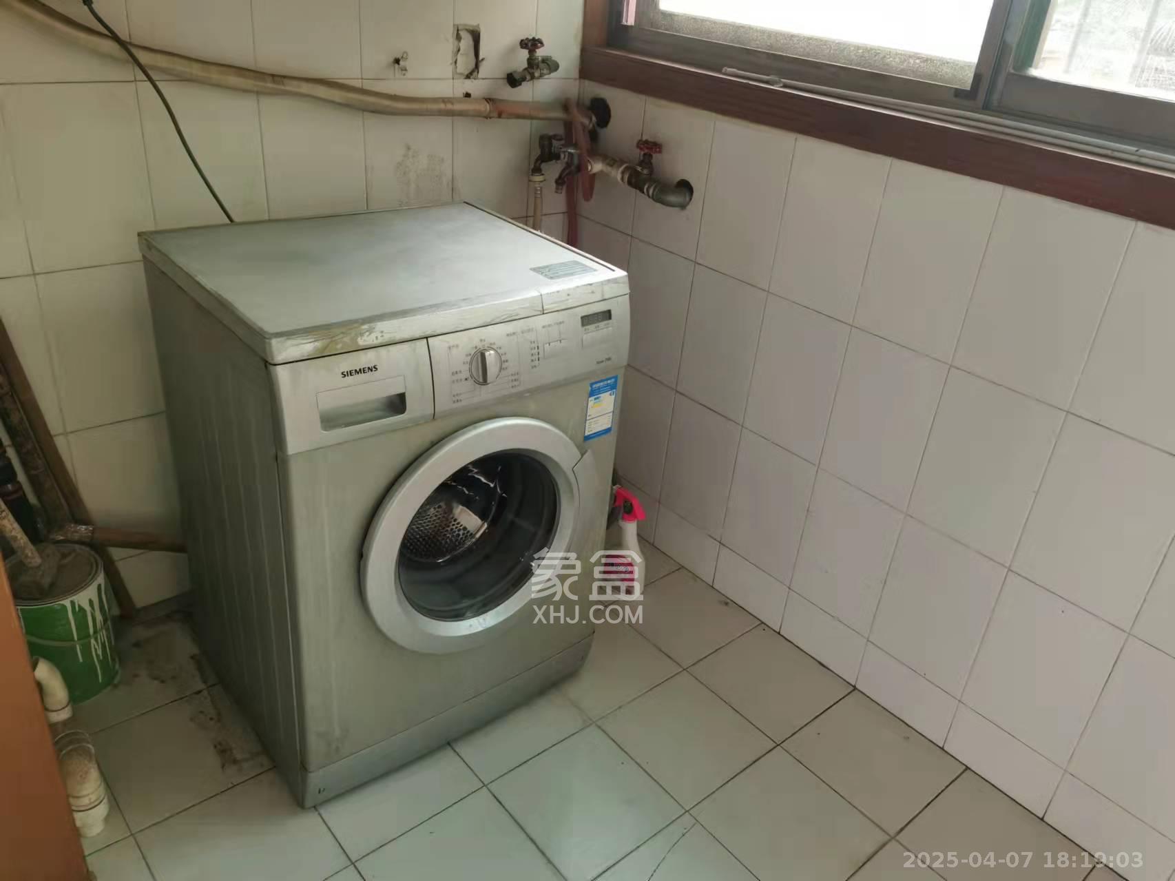 东南明苑 3室2厅2卫 2000.0元/月 东南明苑 3室2厅2卫 2000.0元/月室内图