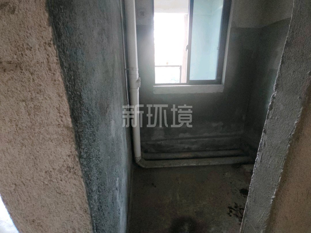 江与城  4室2厅2卫   110.00万卫生间