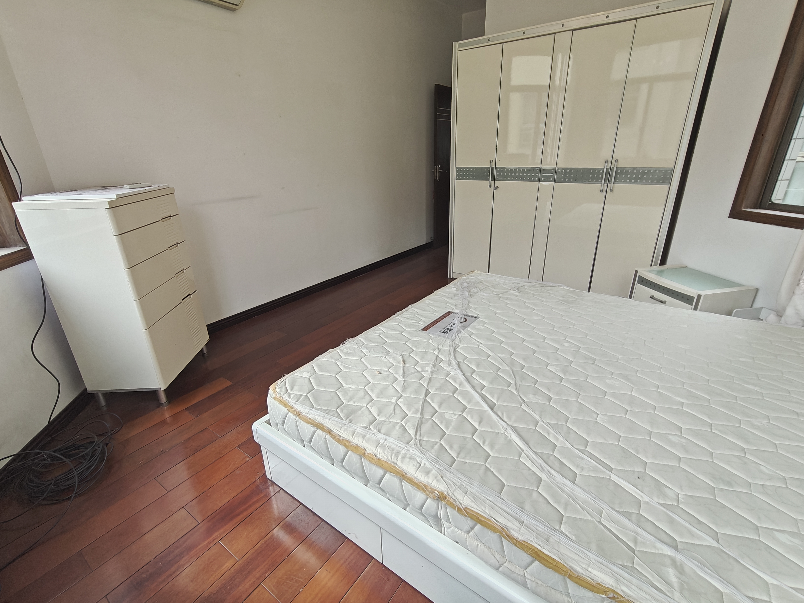 泽云佳园 3室2厅2卫 1700.0元/月 泽云佳园 3室2厅2卫 1700.0元/月室内图