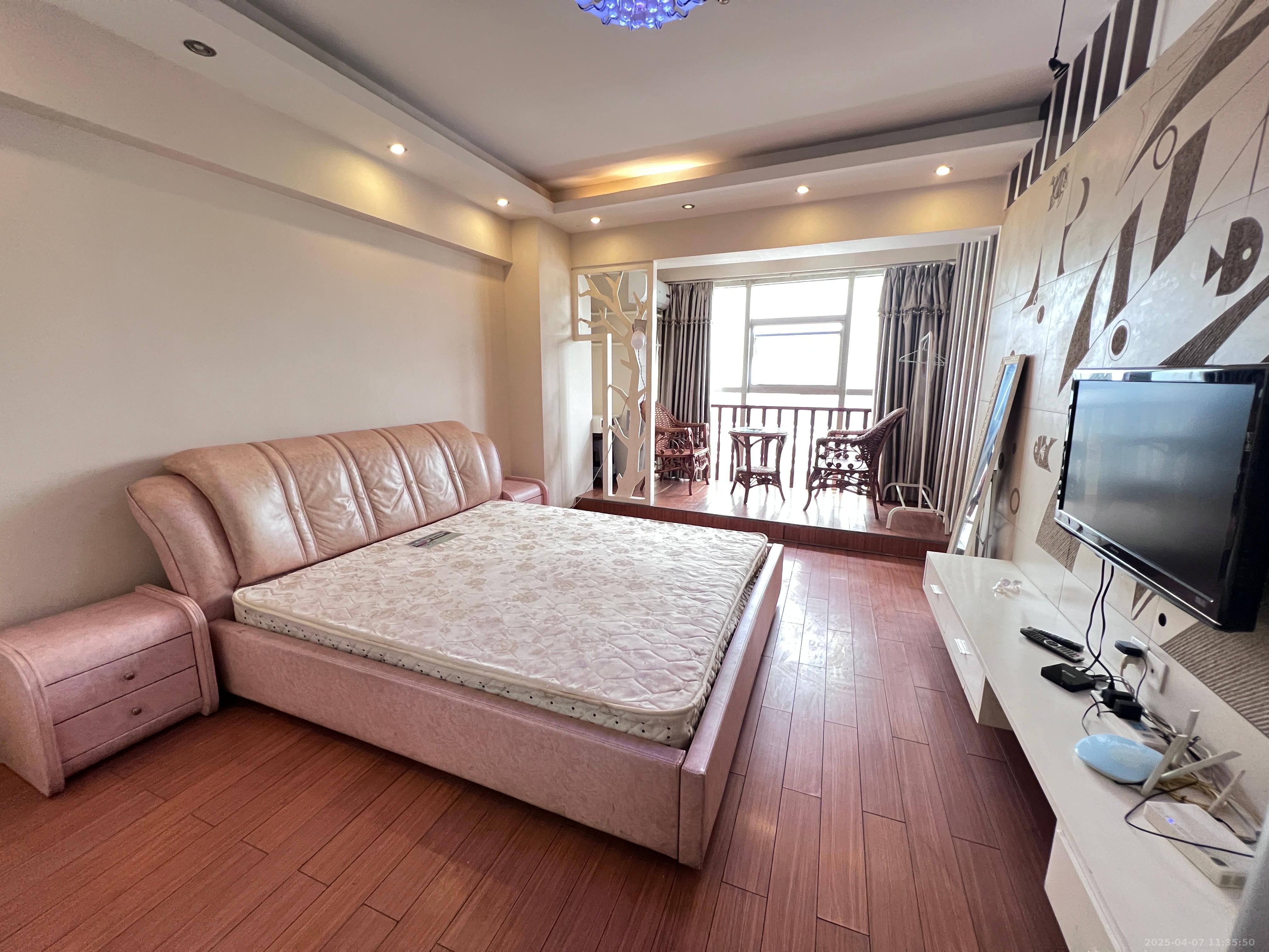 富华商业广场 1室1厅1卫 1100.0元/月 富华商业广场 1室1厅1卫 1100.0元/月室内图