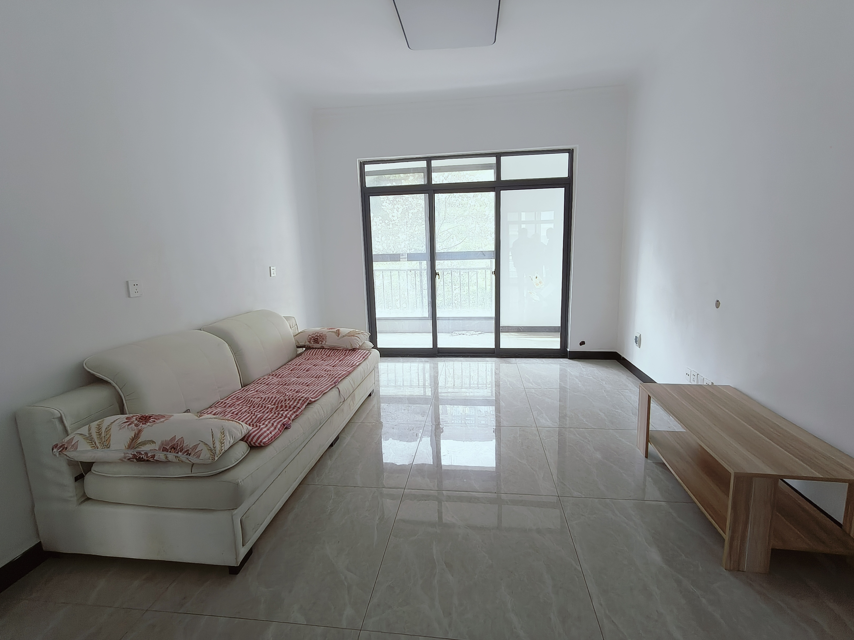 天门壹号 2室2厅1卫 1400.0元/月 天门壹号 2室2厅1卫 1400.0元/月室内图