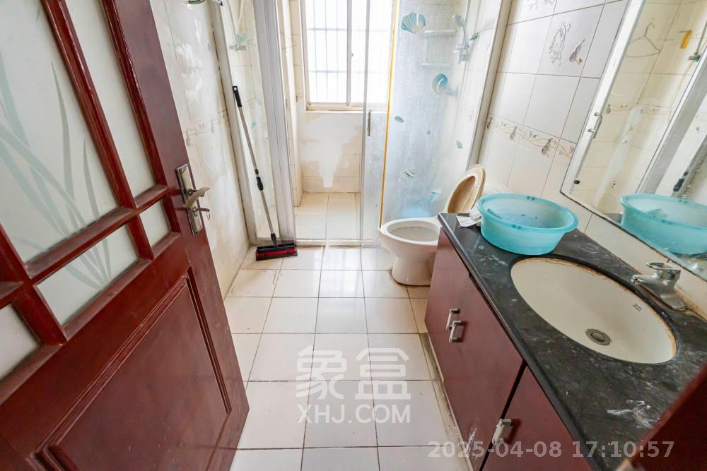 四季美景一、二期 4室2厅2卫 2600.0元/月 四季美景一、二期 4室2厅2卫 2600.0元/月室内图