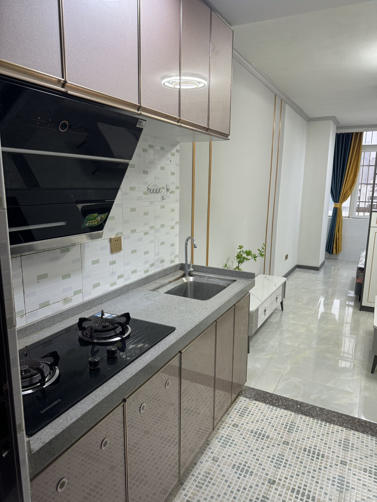 万福大厦 1室1厅1卫 46.8万 万福大厦 1室1厅1卫 46.8万客厅