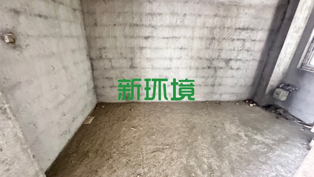 德皇新城  4室2厅2卫   89.00万客厅