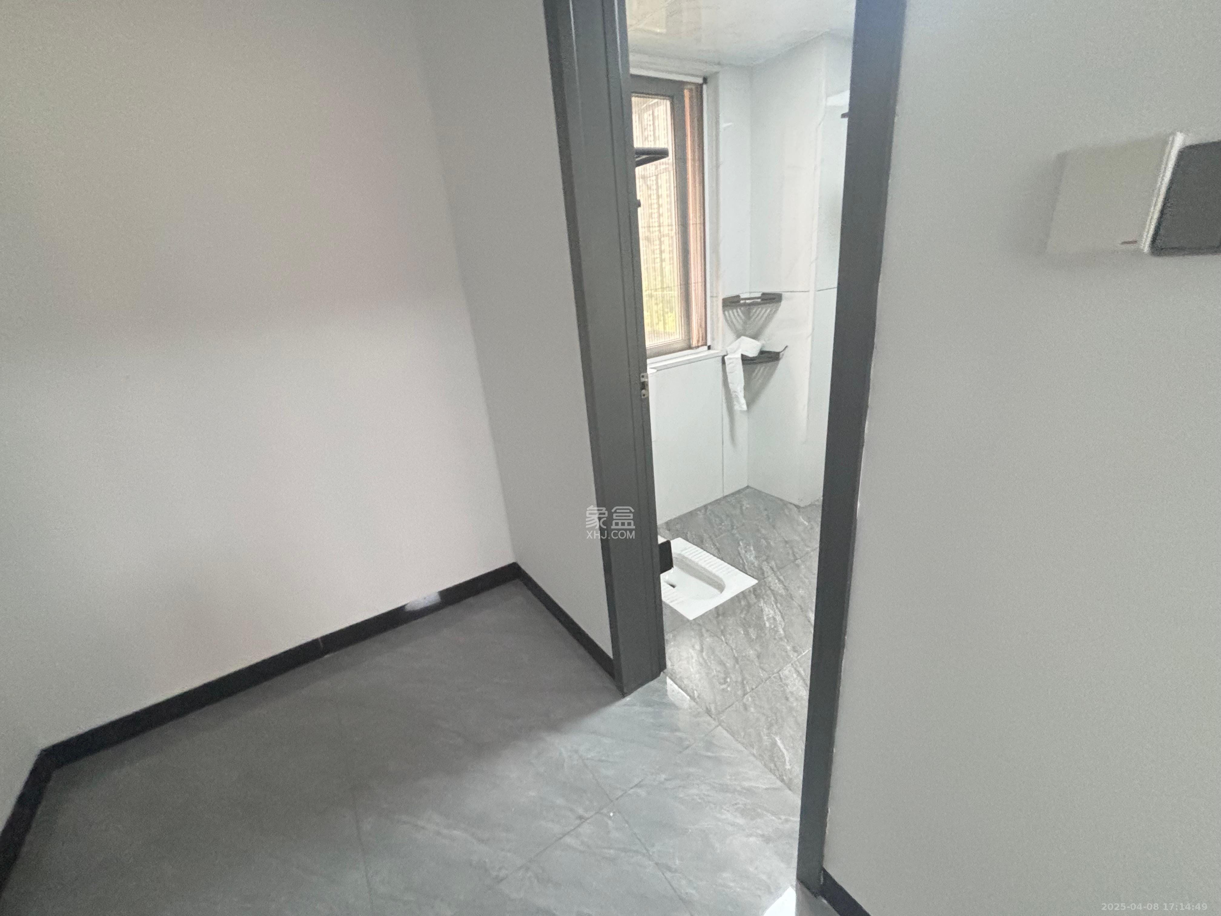 家和苑(原梅溪湖保障性住房一期) 4室2厅2卫 3500.0元/月 家和苑(原梅溪湖保障性住房一期) 4室2厅2卫 3500.0元/月室内图