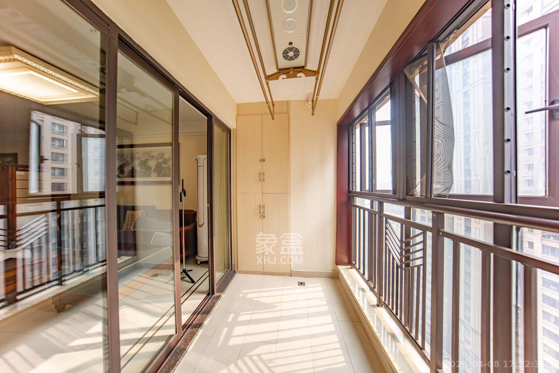 中海国际三期  3室2厅2卫    2500.0元/月 中海国际三期  3室2厅2卫    2500.0元/月室内图