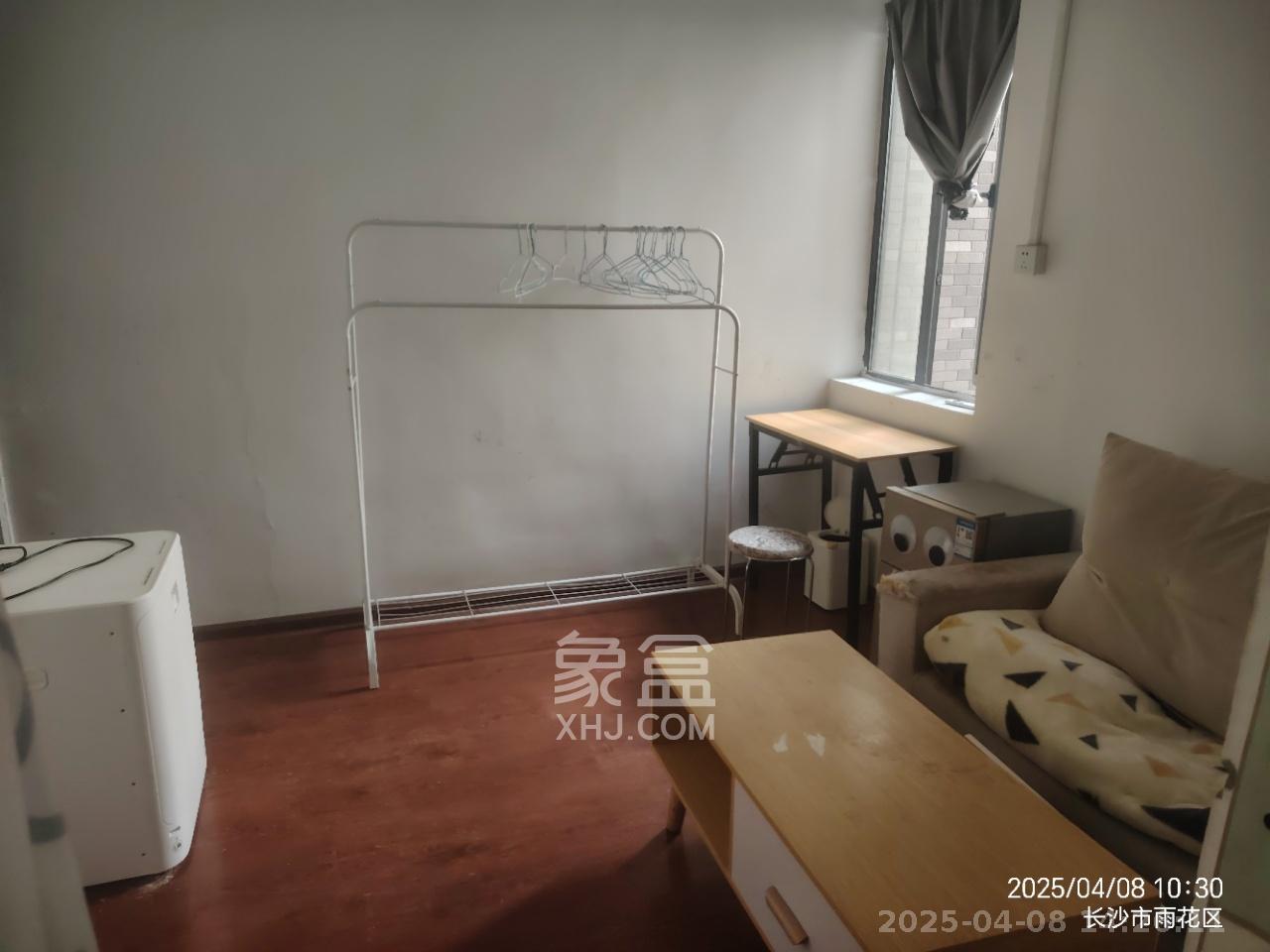 梦网景园  5室2厅2卫   1200.00元/月室内图