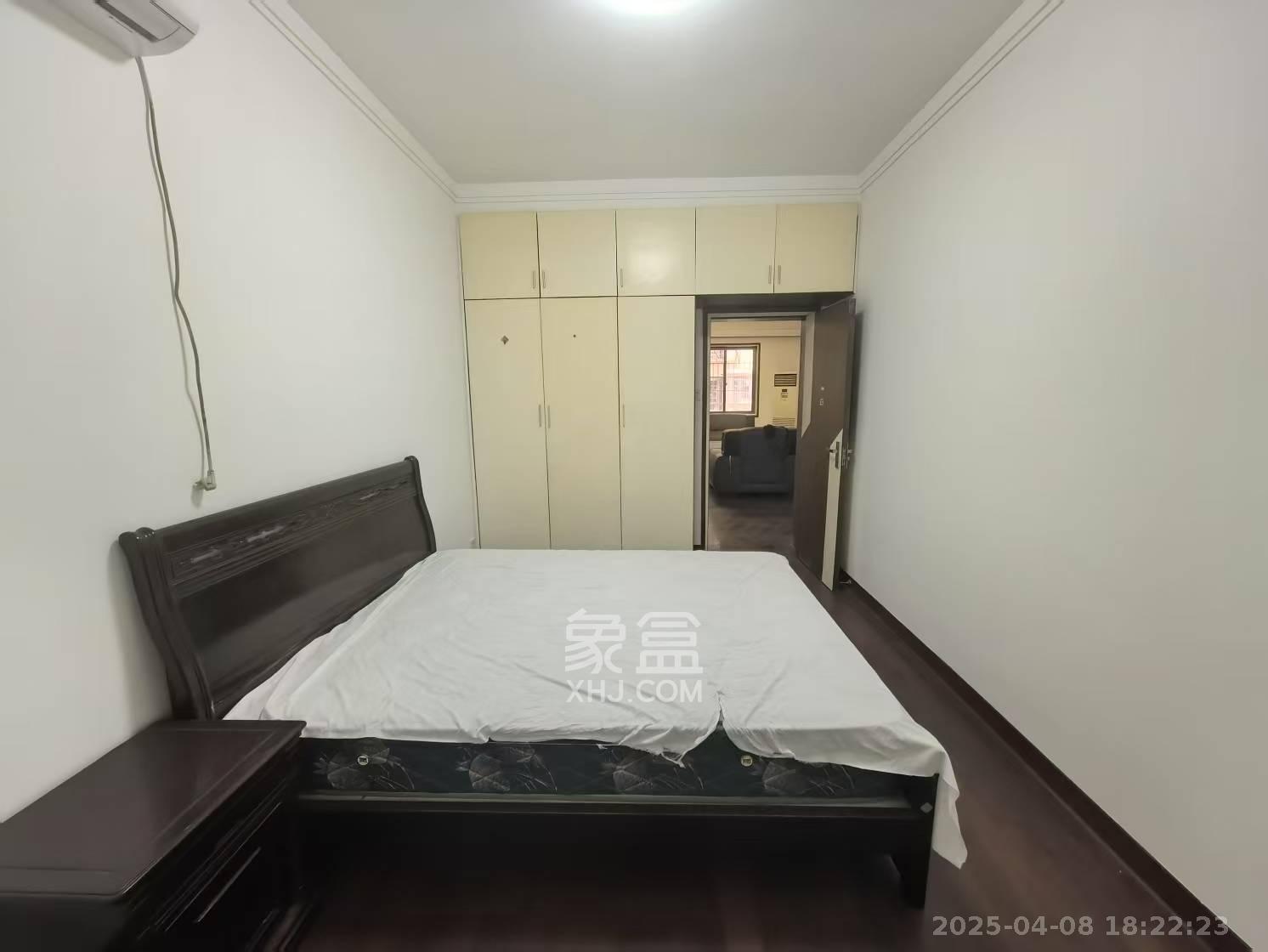 三湘小区  3室2厅2卫   2000.00元/月室内图