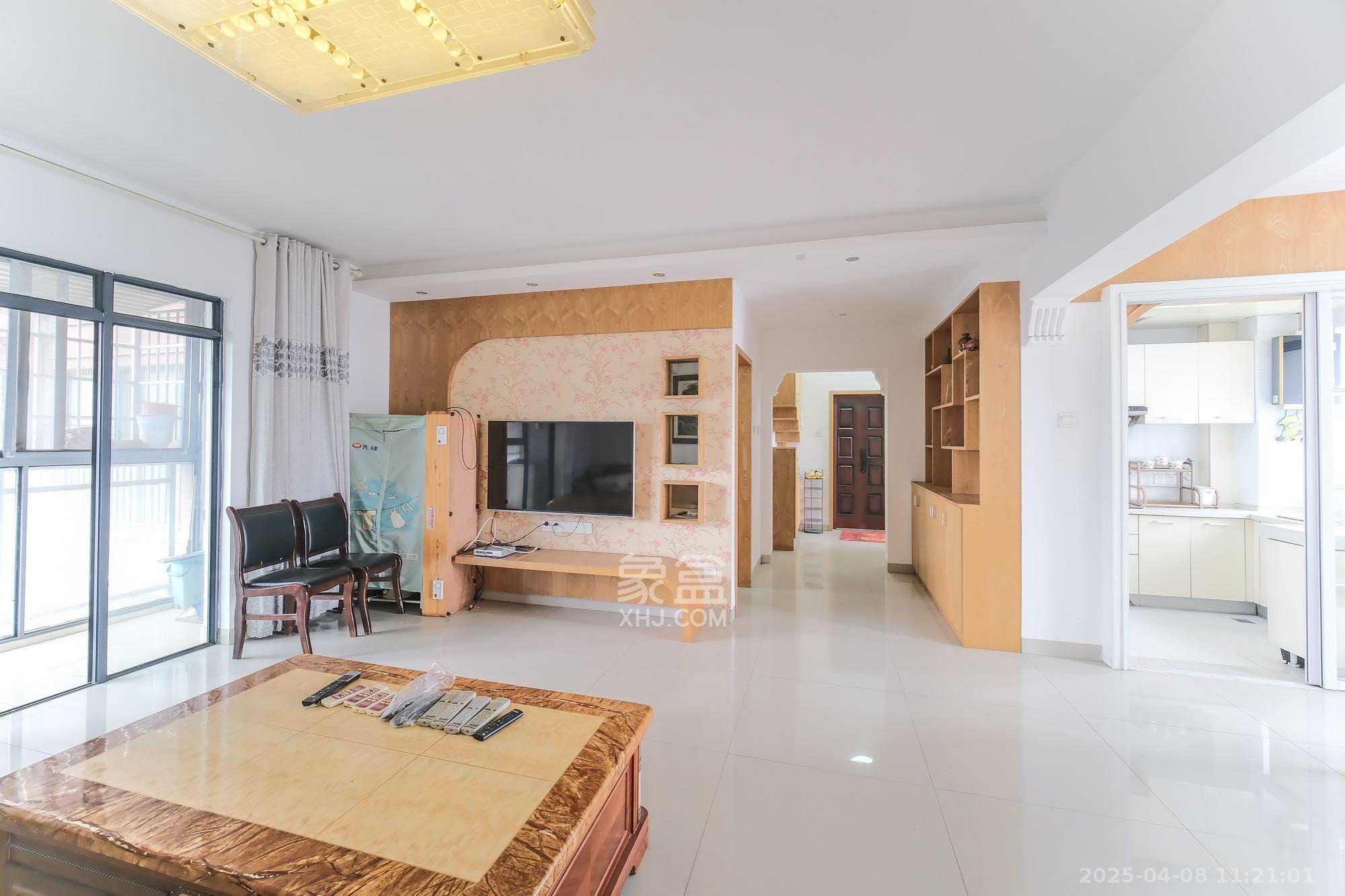 盛地尊域 4室2厅2卫 1800.0元/月 盛地尊域 4室2厅2卫 1800.0元/月室内图