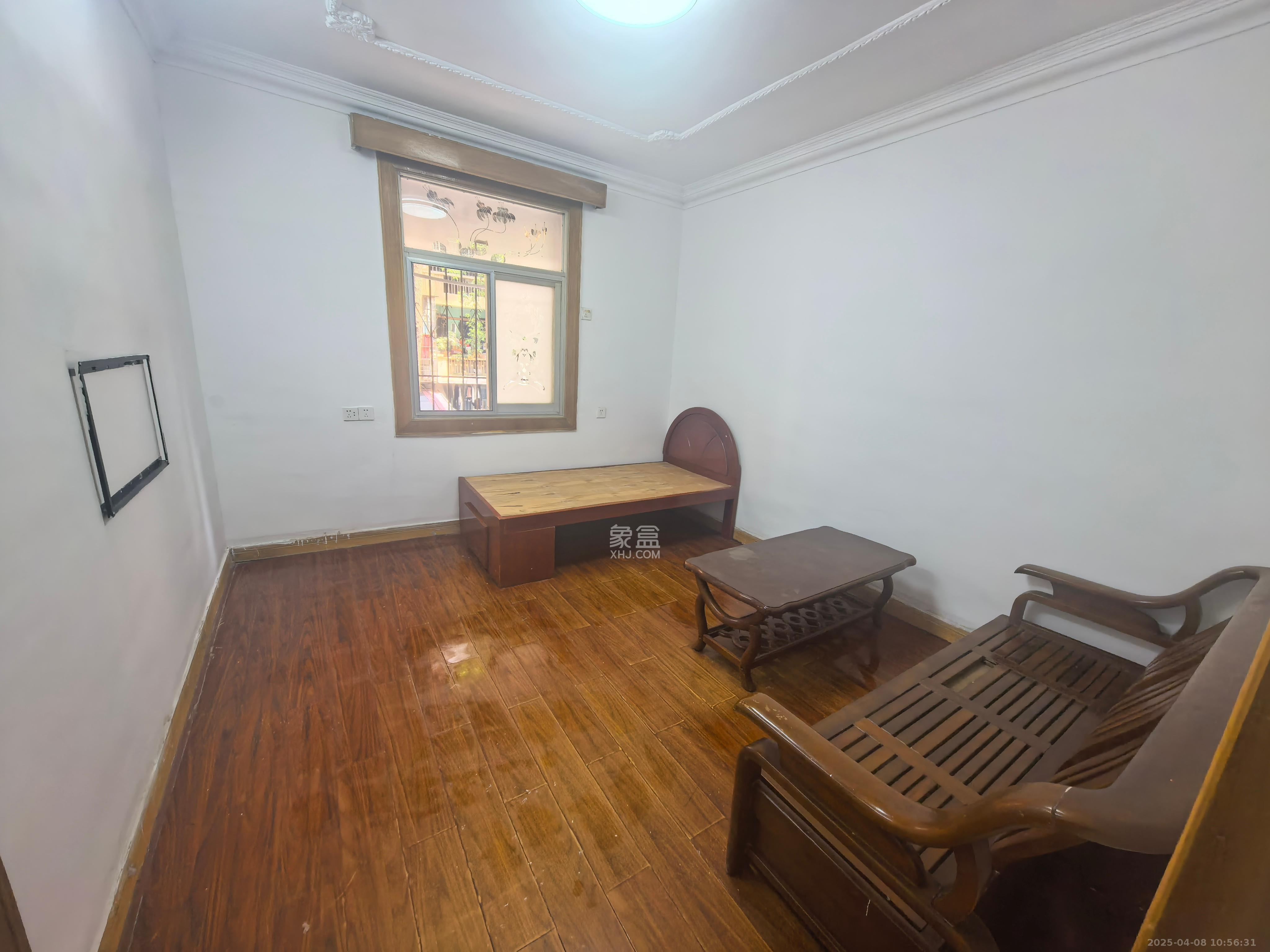 军属新村  1室1厅1卫   1400.00元/月室内图