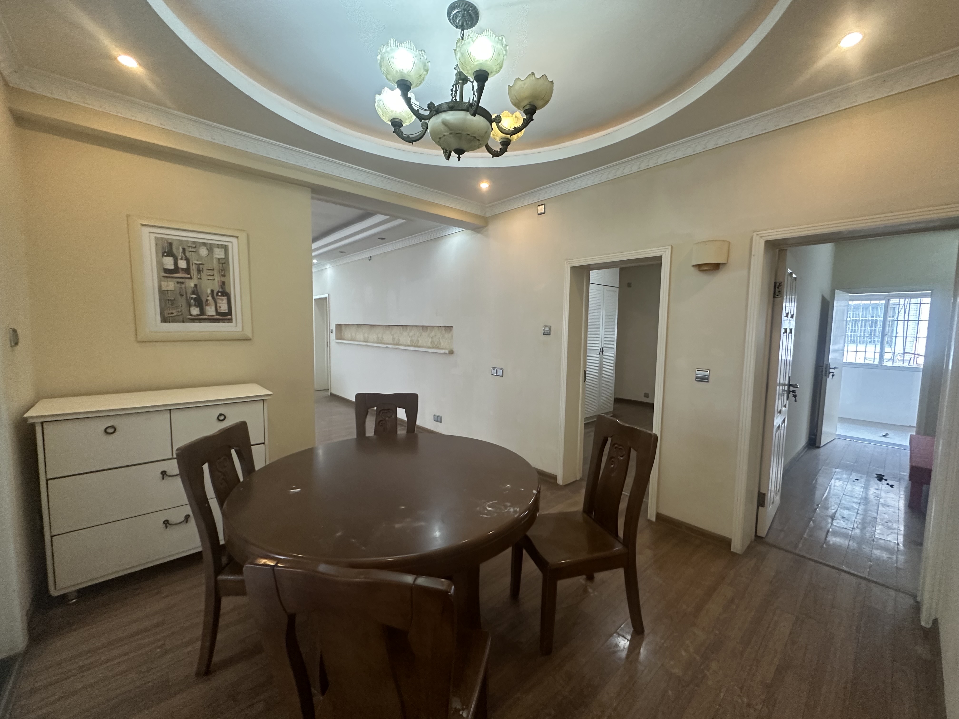 国税局家属院  4室2厅2卫    68.8万 国税局家属院  4室2厅2卫    68.8万客厅