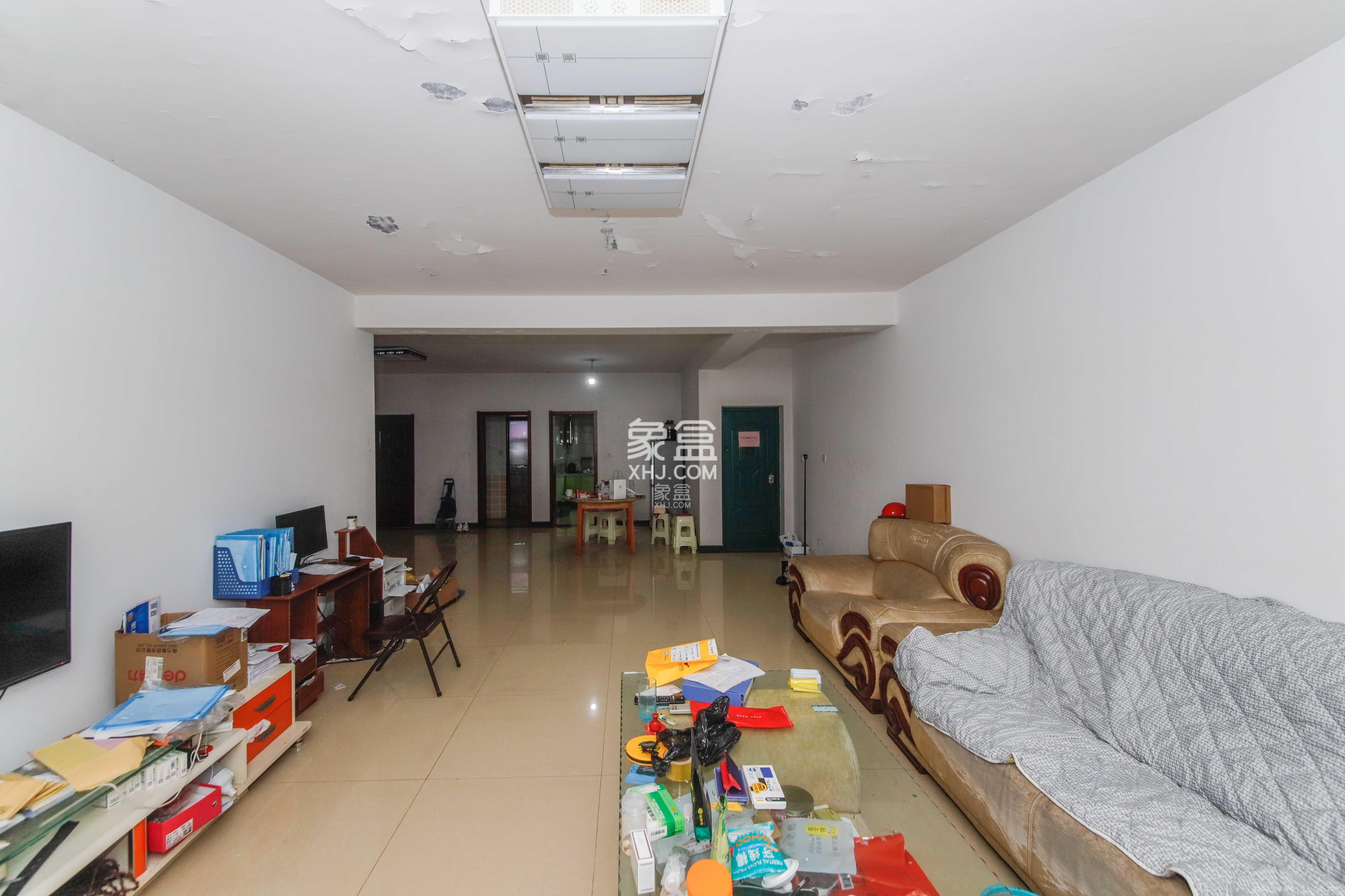 西城公寓  4室2厅1卫    2000.0元/月 西城公寓  4室2厅1卫    2000.0元/月室内图